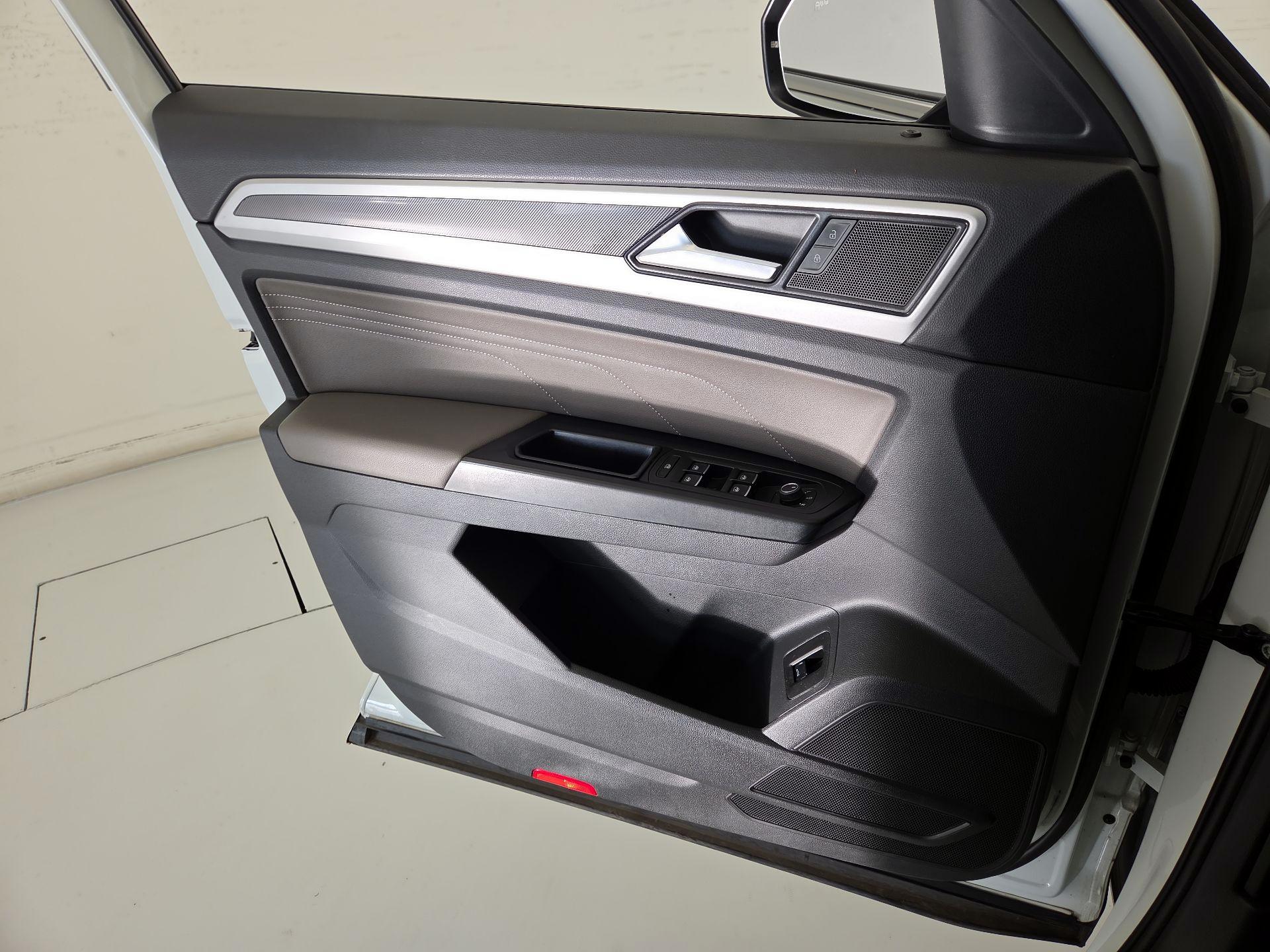 Thumbnail: 2021 Volkswagen Atlas - 12