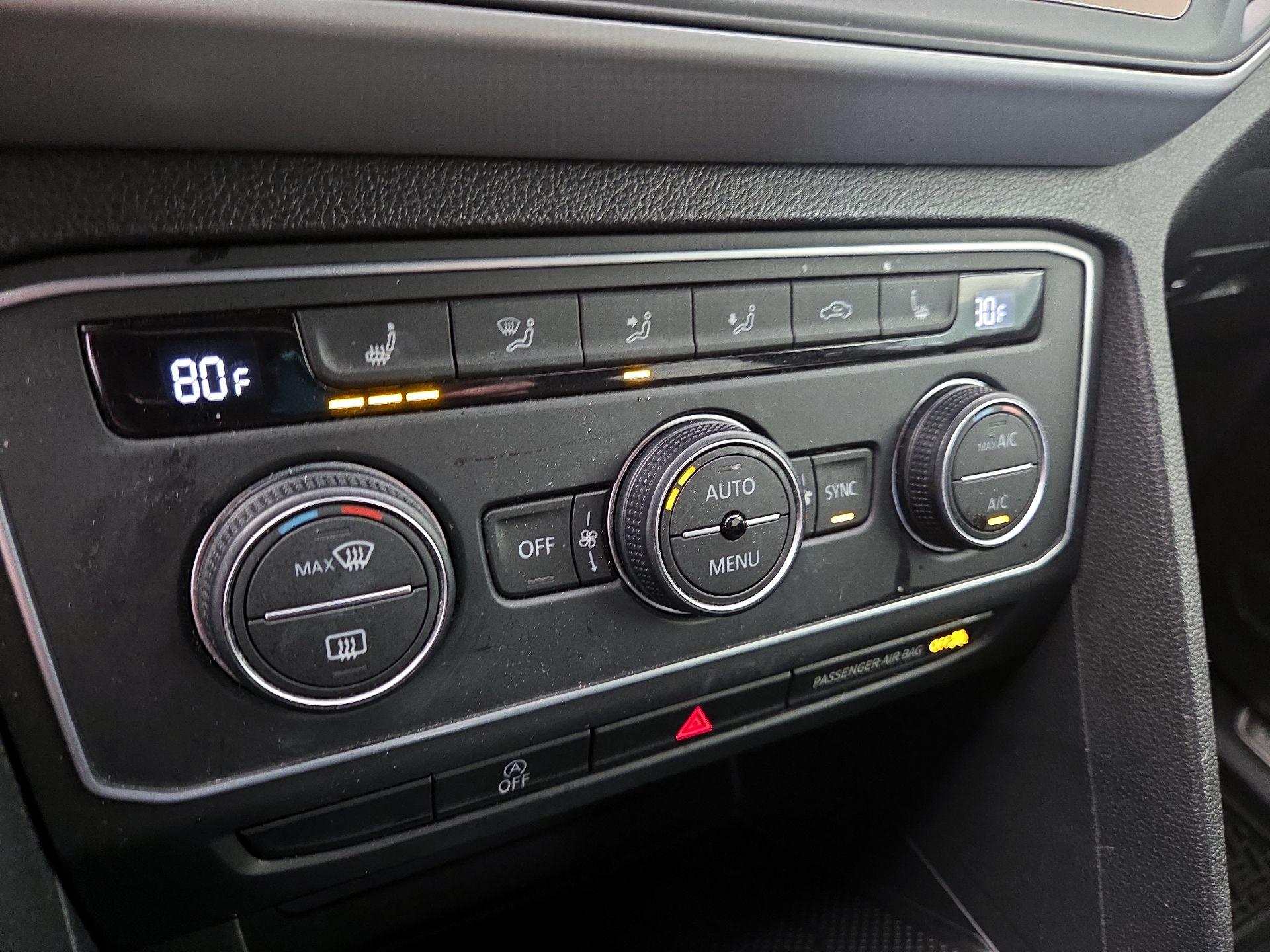 Thumbnail: 2021 Volkswagen Atlas - 16