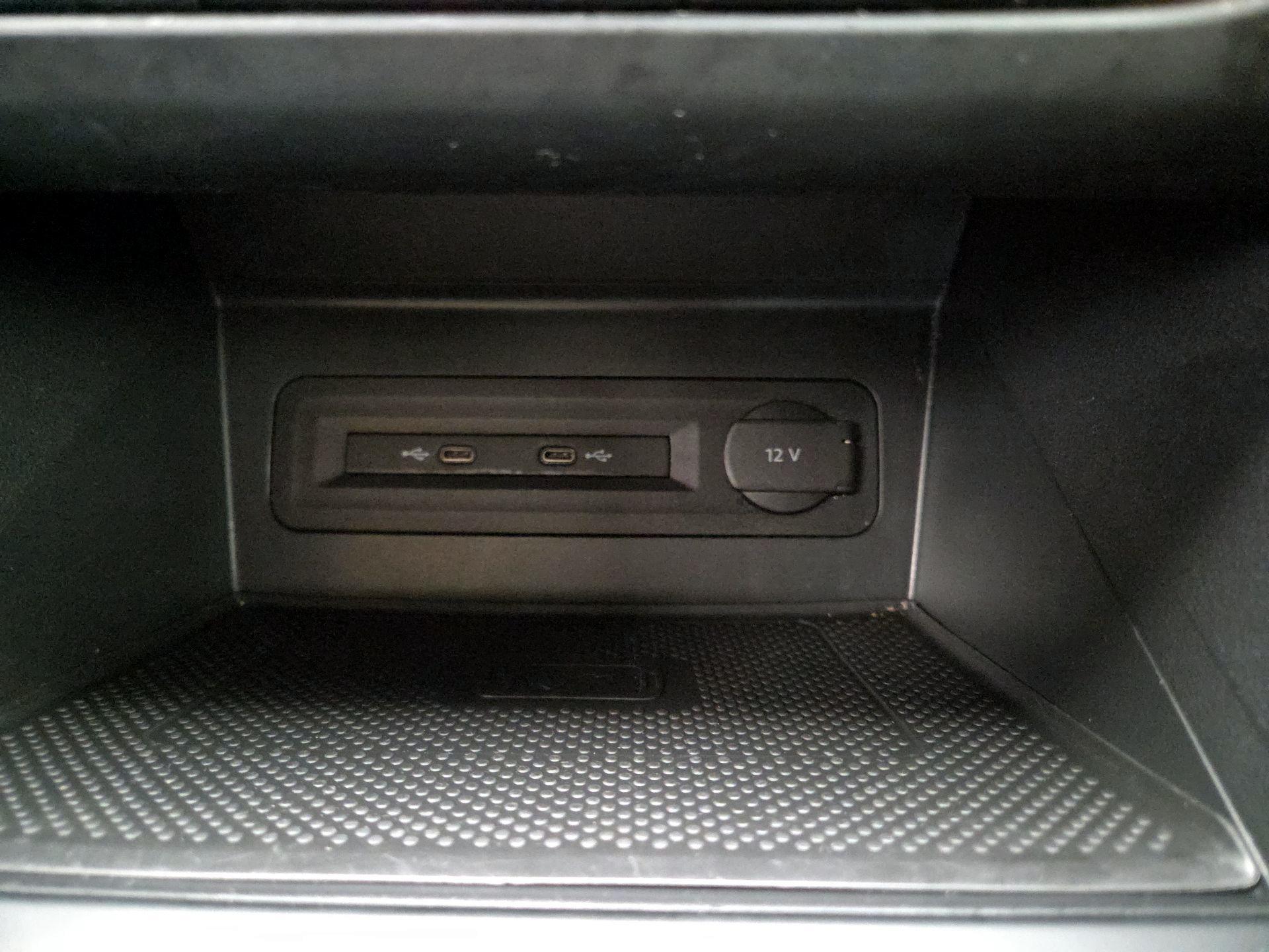 Thumbnail: 2021 Volkswagen Atlas - 18