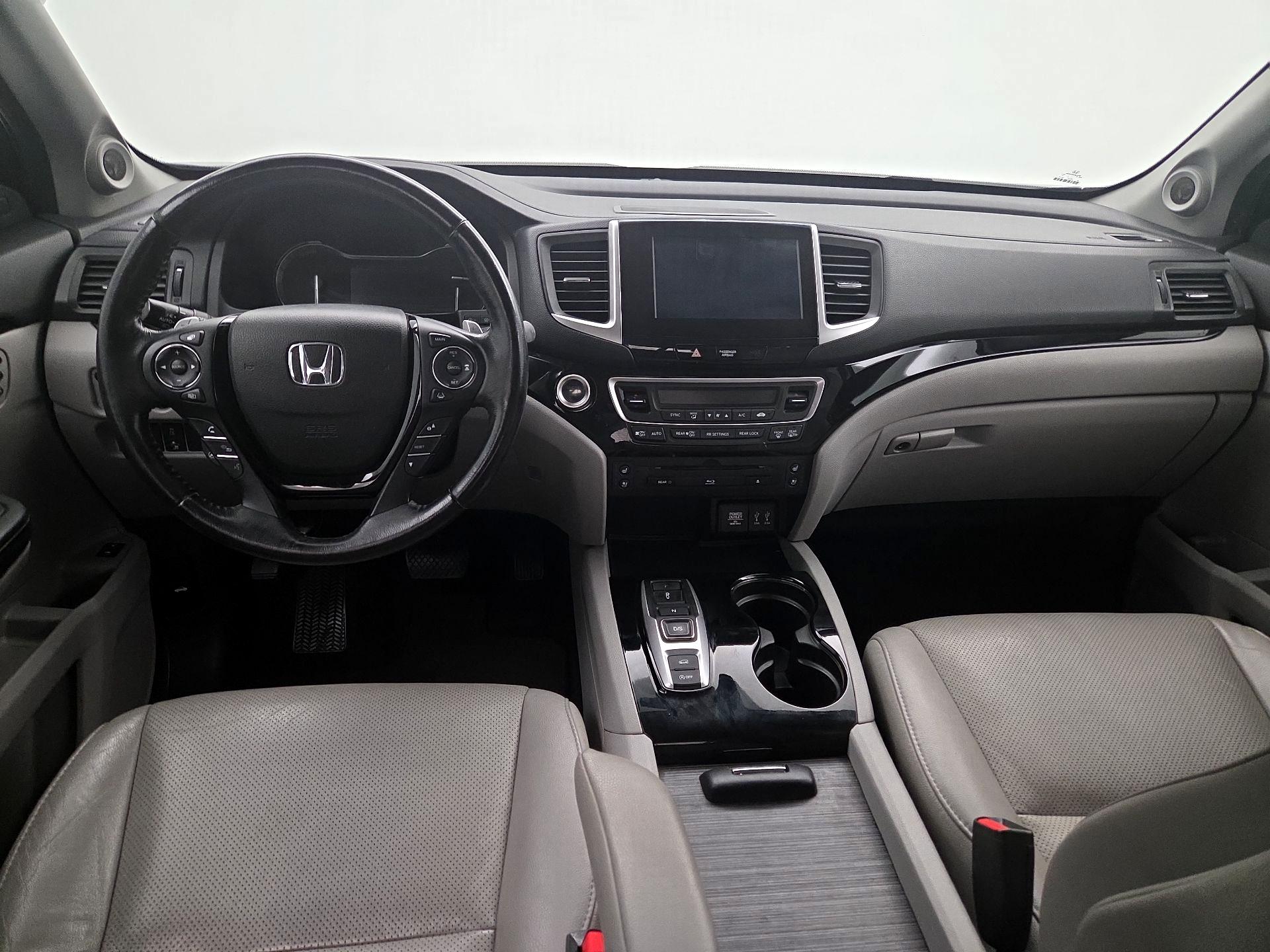 Thumbnail: 2016 Honda Pilot - 9