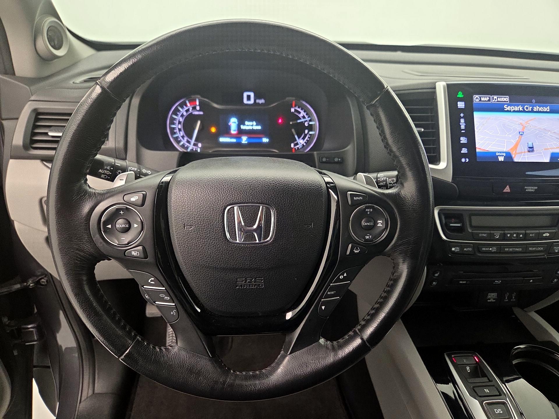 Thumbnail: 2016 Honda Pilot - 10