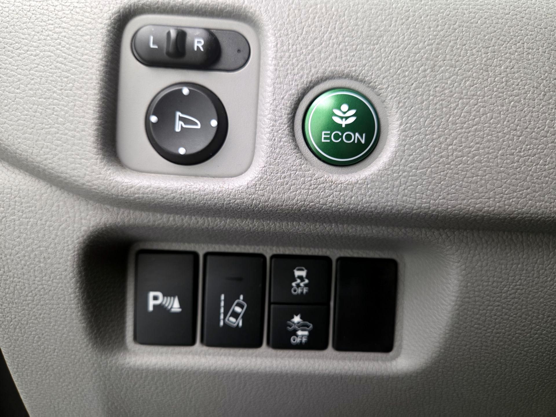 Thumbnail: 2016 Honda Pilot - 13