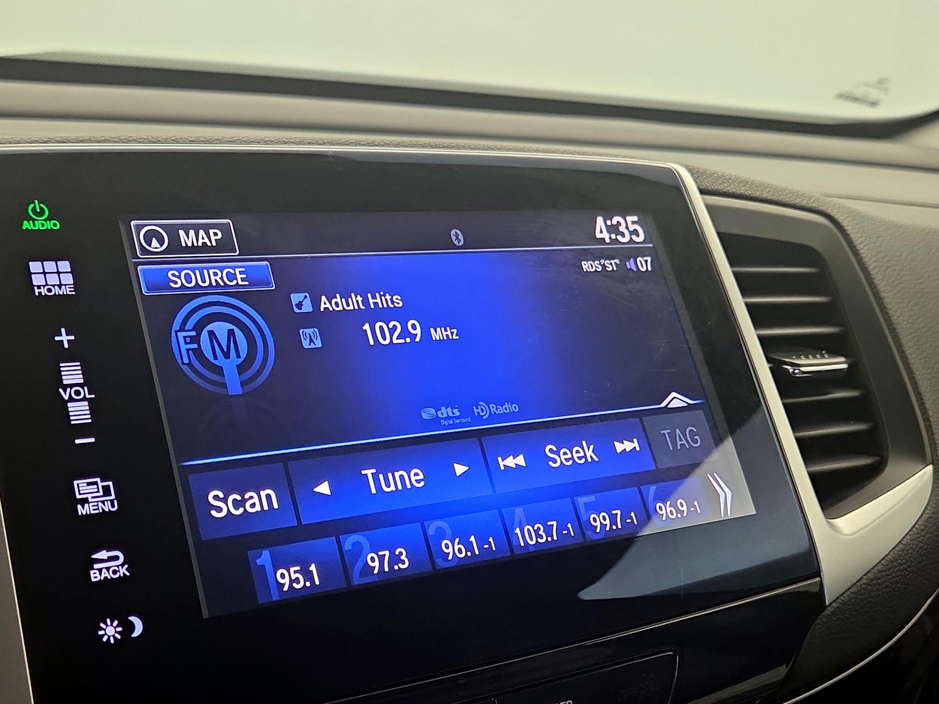 Thumbnail: 2016 Honda Pilot - 16