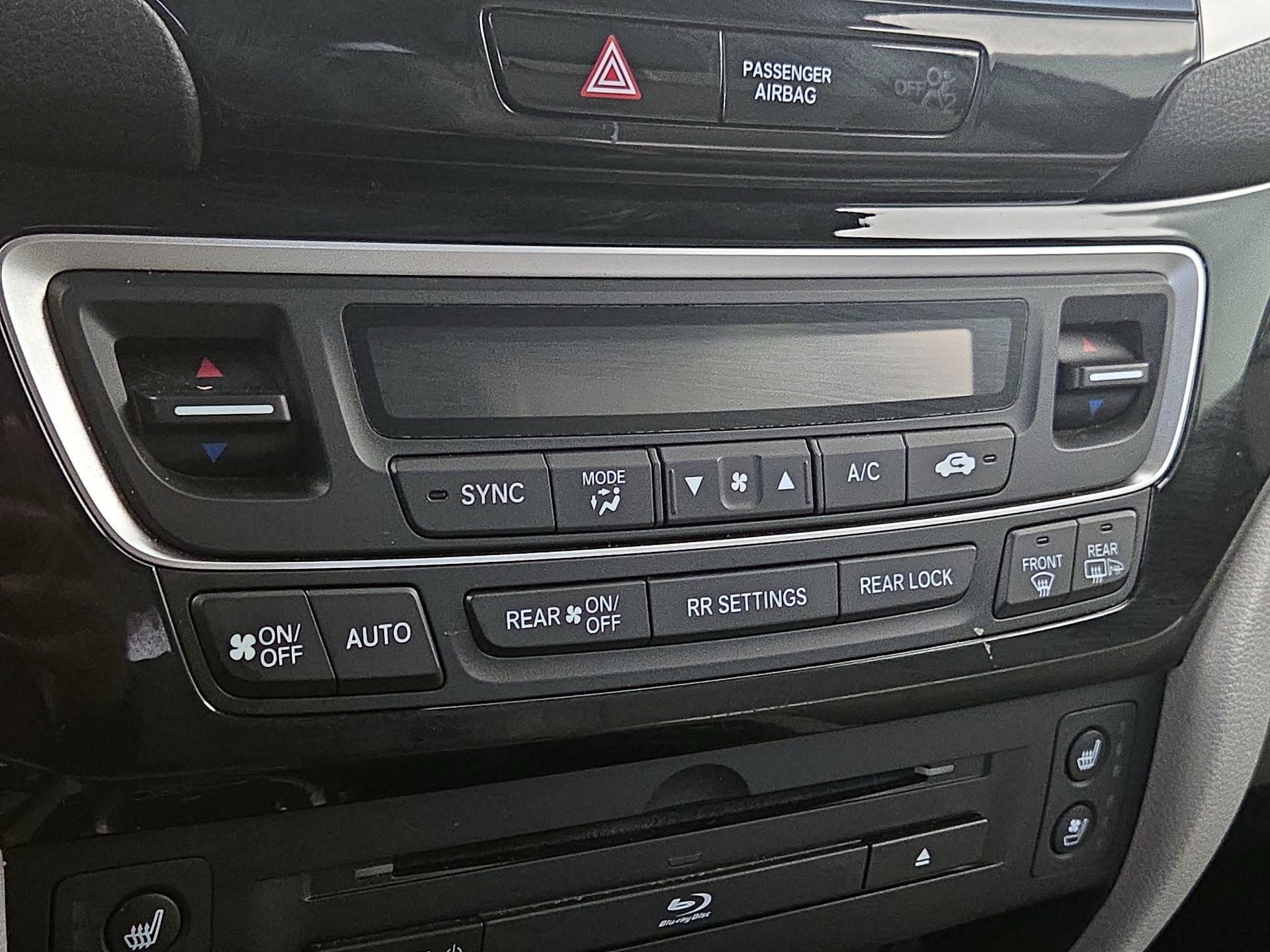 Thumbnail: 2016 Honda Pilot - 17