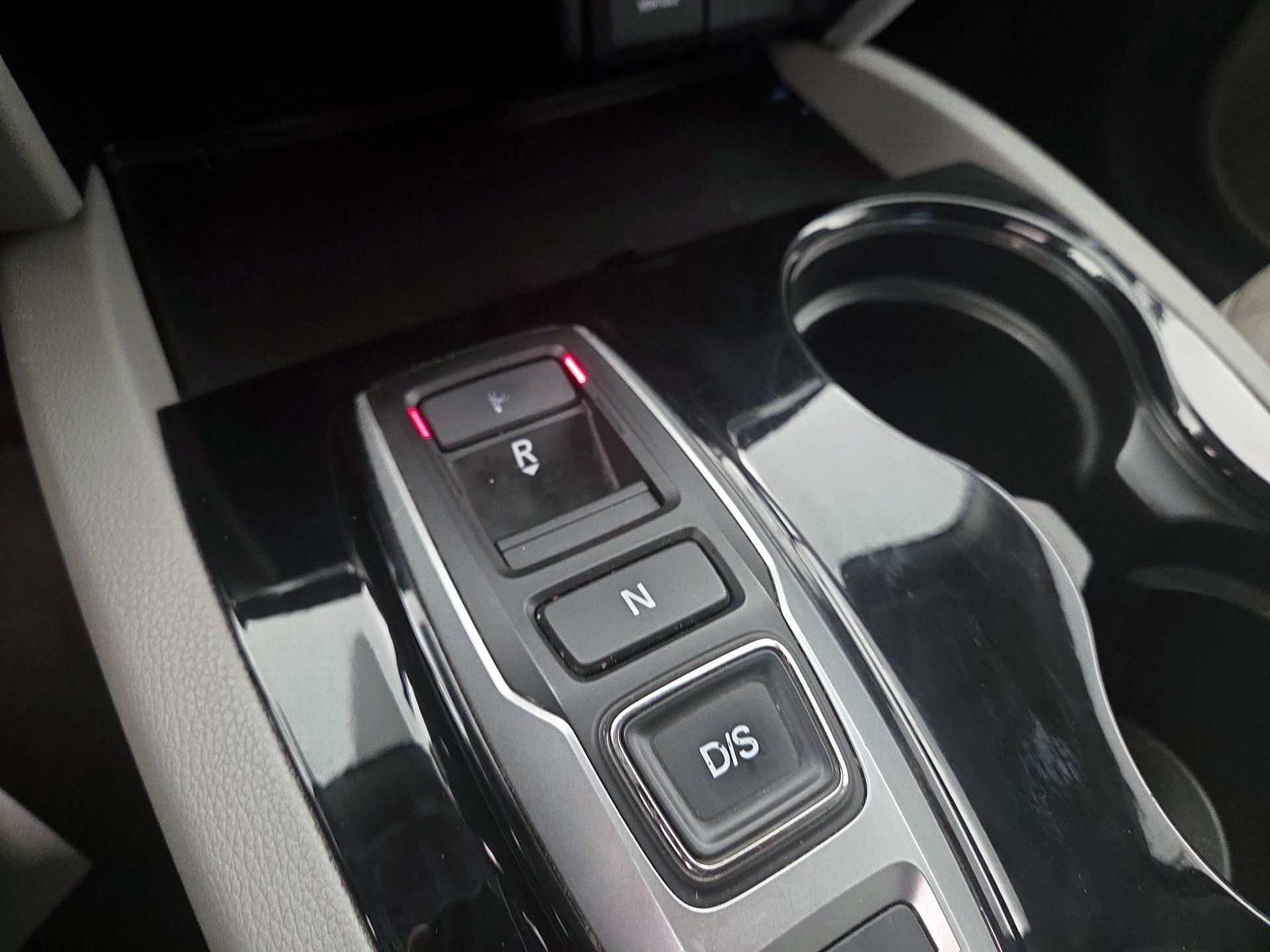 Thumbnail: 2016 Honda Pilot - 18