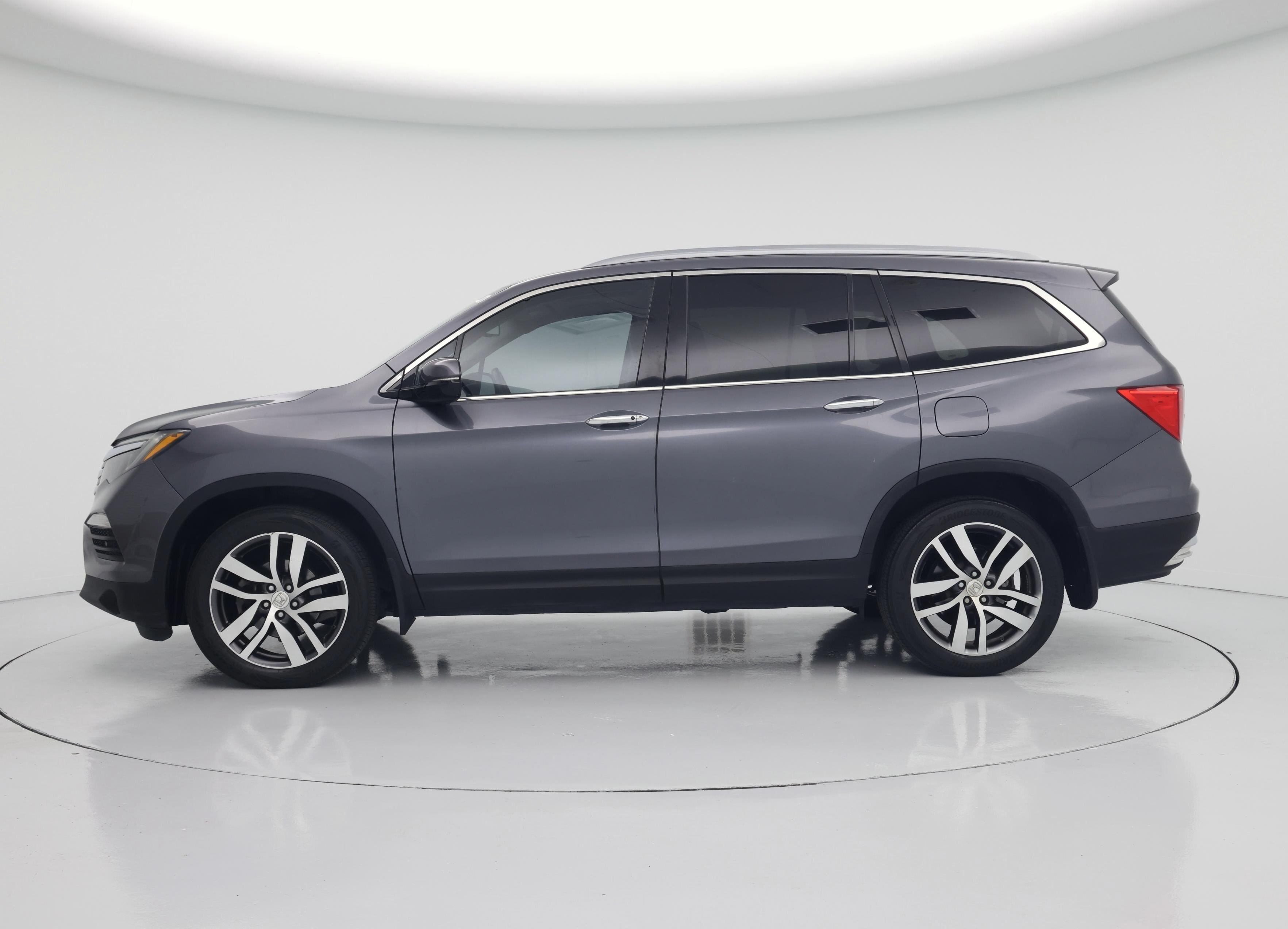Thumbnail: 2016 Honda Pilot - 3