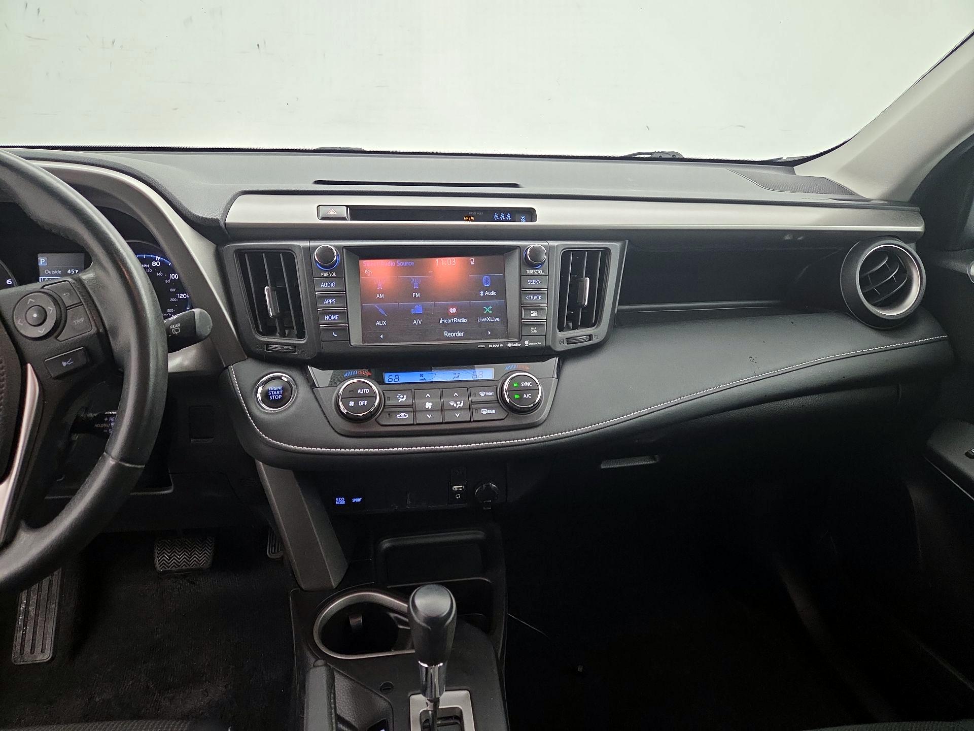 Thumbnail: 2017 Toyota RAV4 - 9