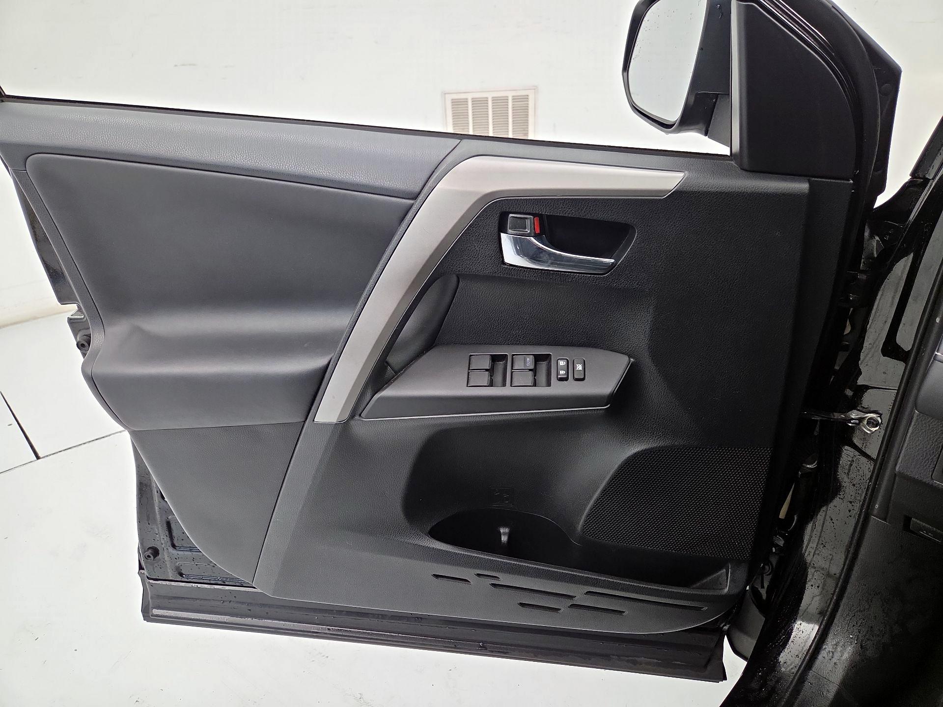 Thumbnail: 2017 Toyota RAV4 - 12