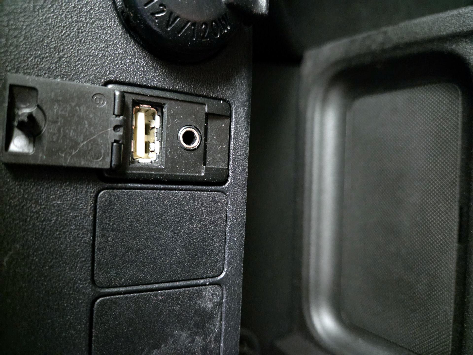 Thumbnail: 2017 Toyota RAV4 - 18