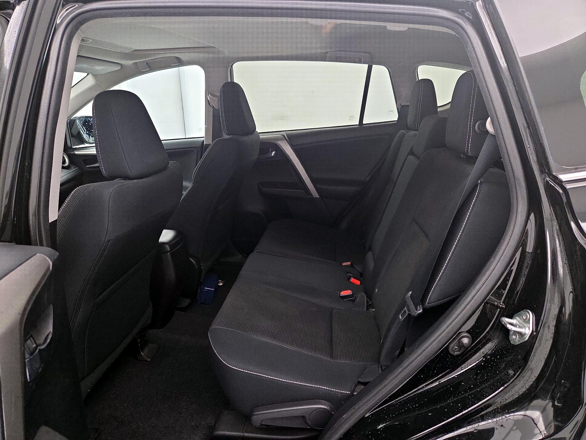 Thumbnail: 2017 Toyota RAV4 - 20