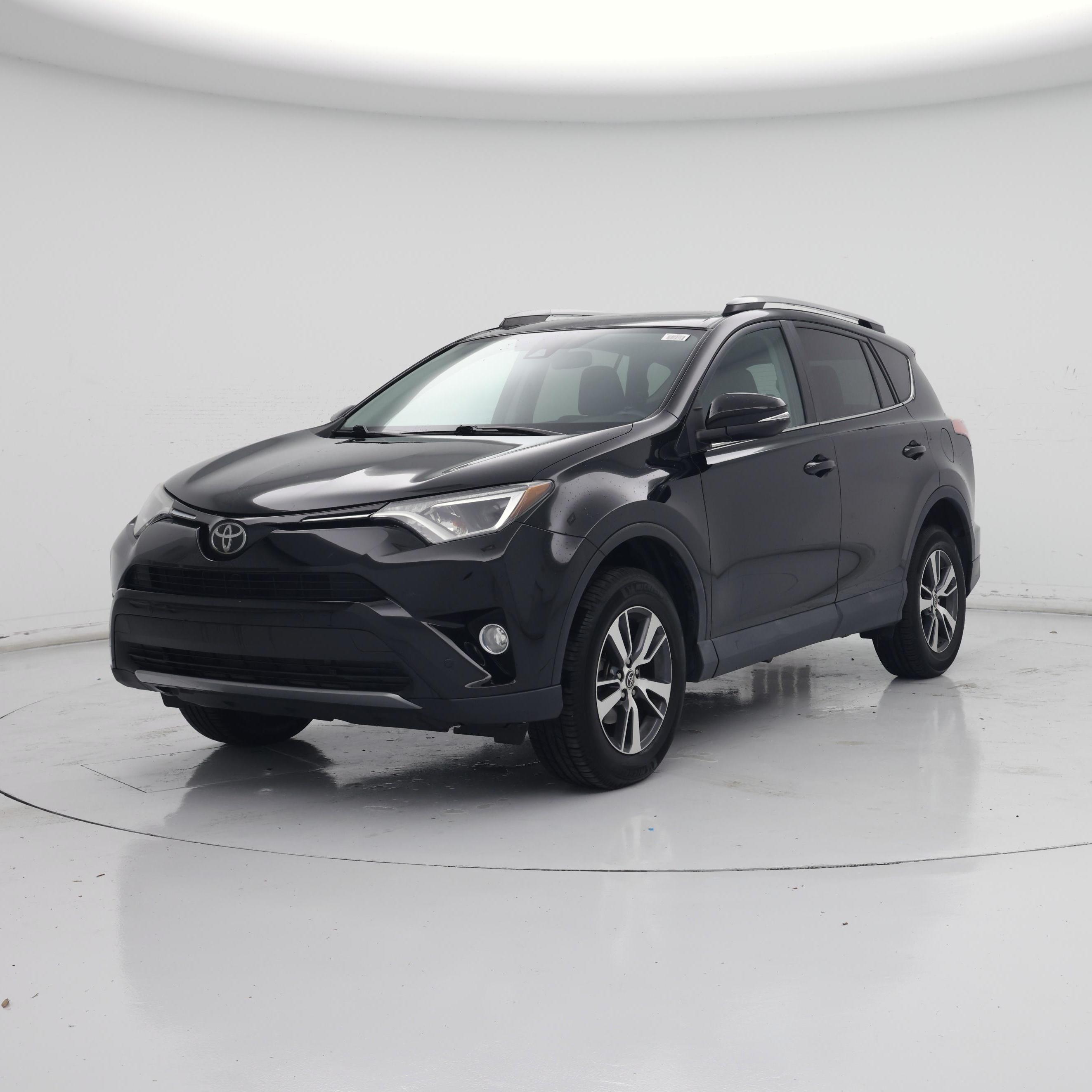 Thumbnail: 2017 Toyota RAV4 - 4