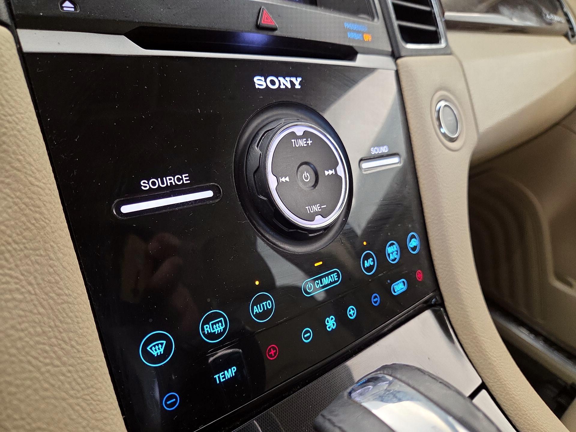 Thumbnail: 2014 Ford Taurus - 16
