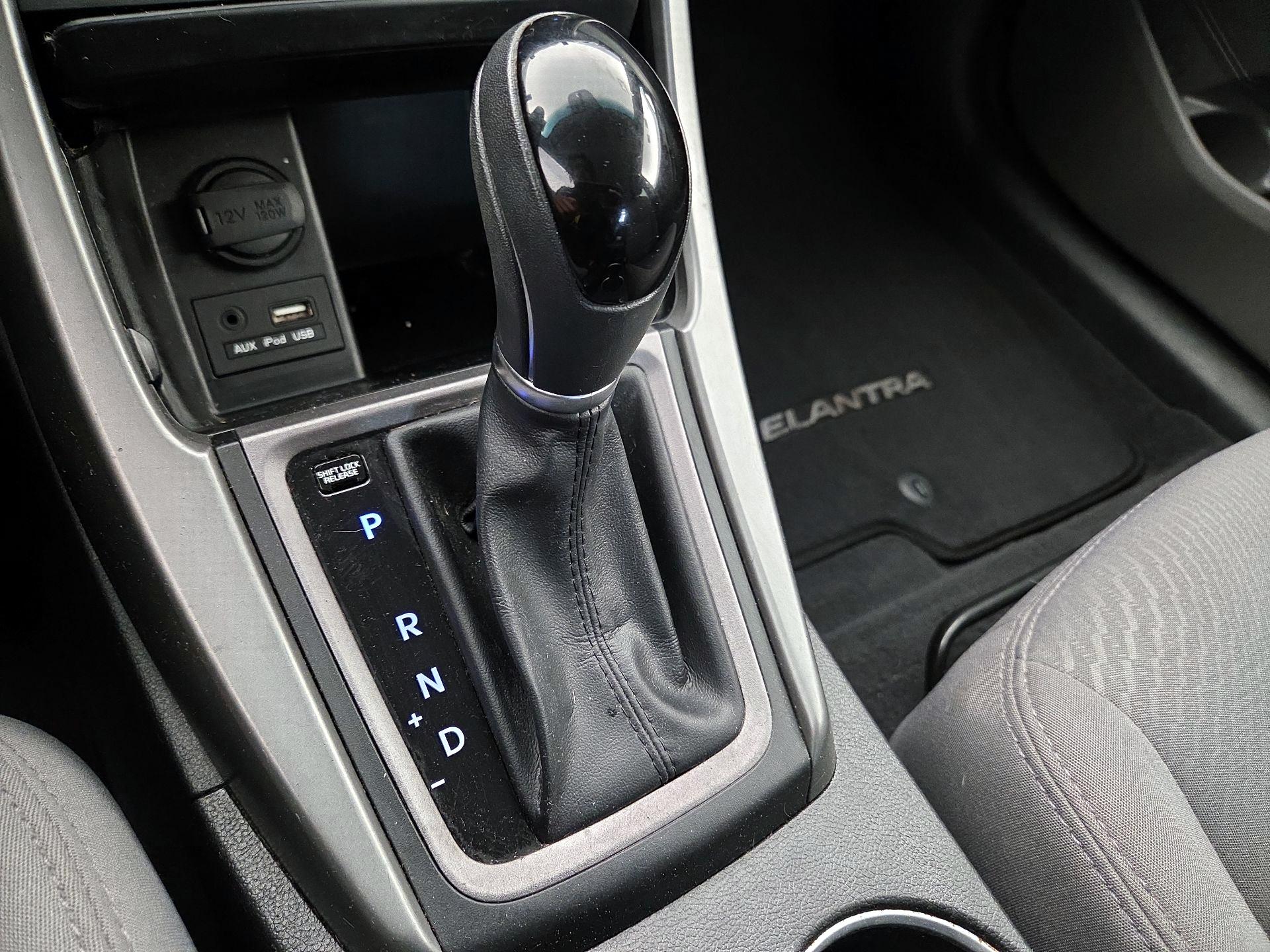 Thumbnail: 2015 Hyundai Elantra - 16
