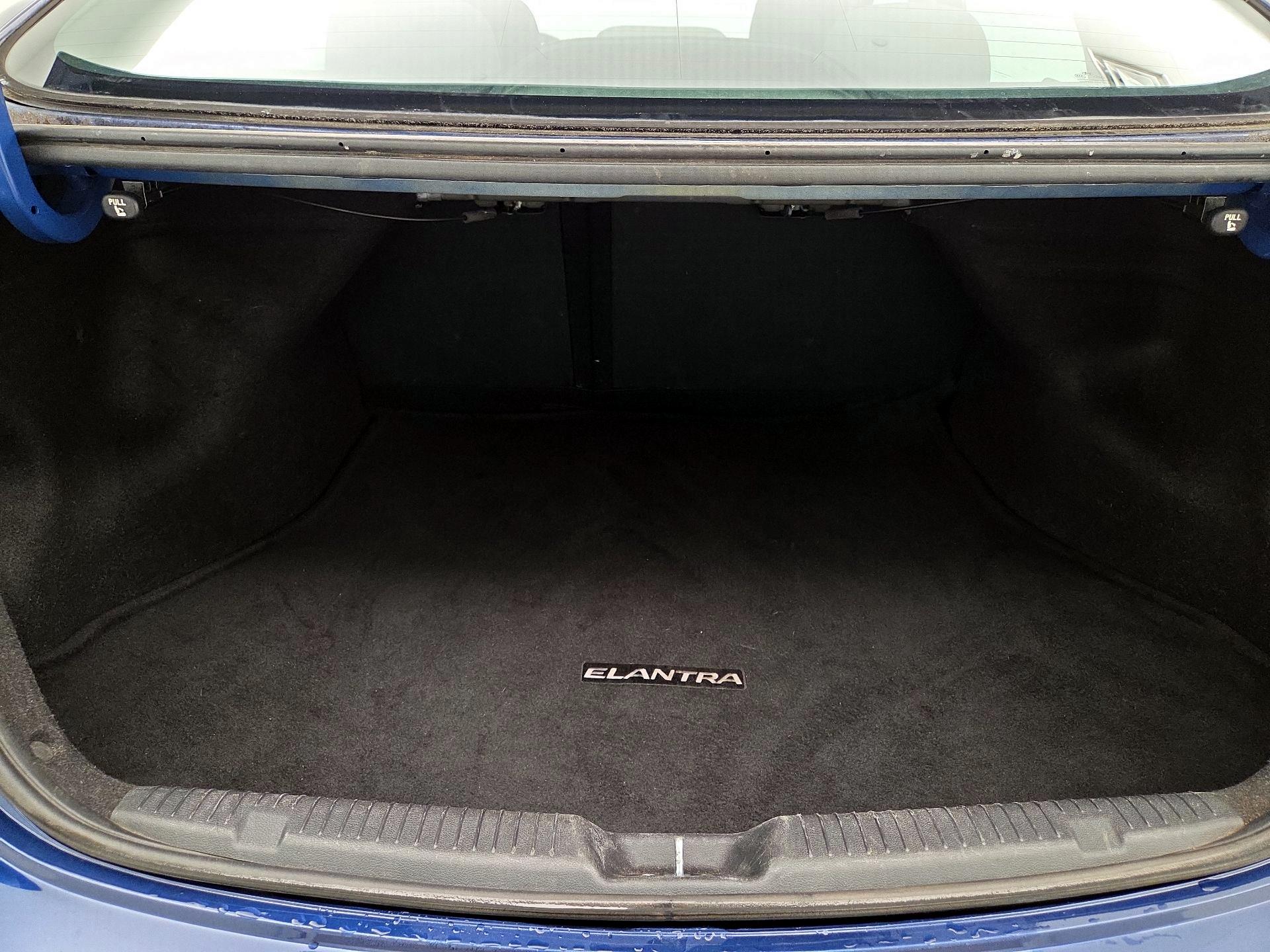 Thumbnail: 2015 Hyundai Elantra - 19