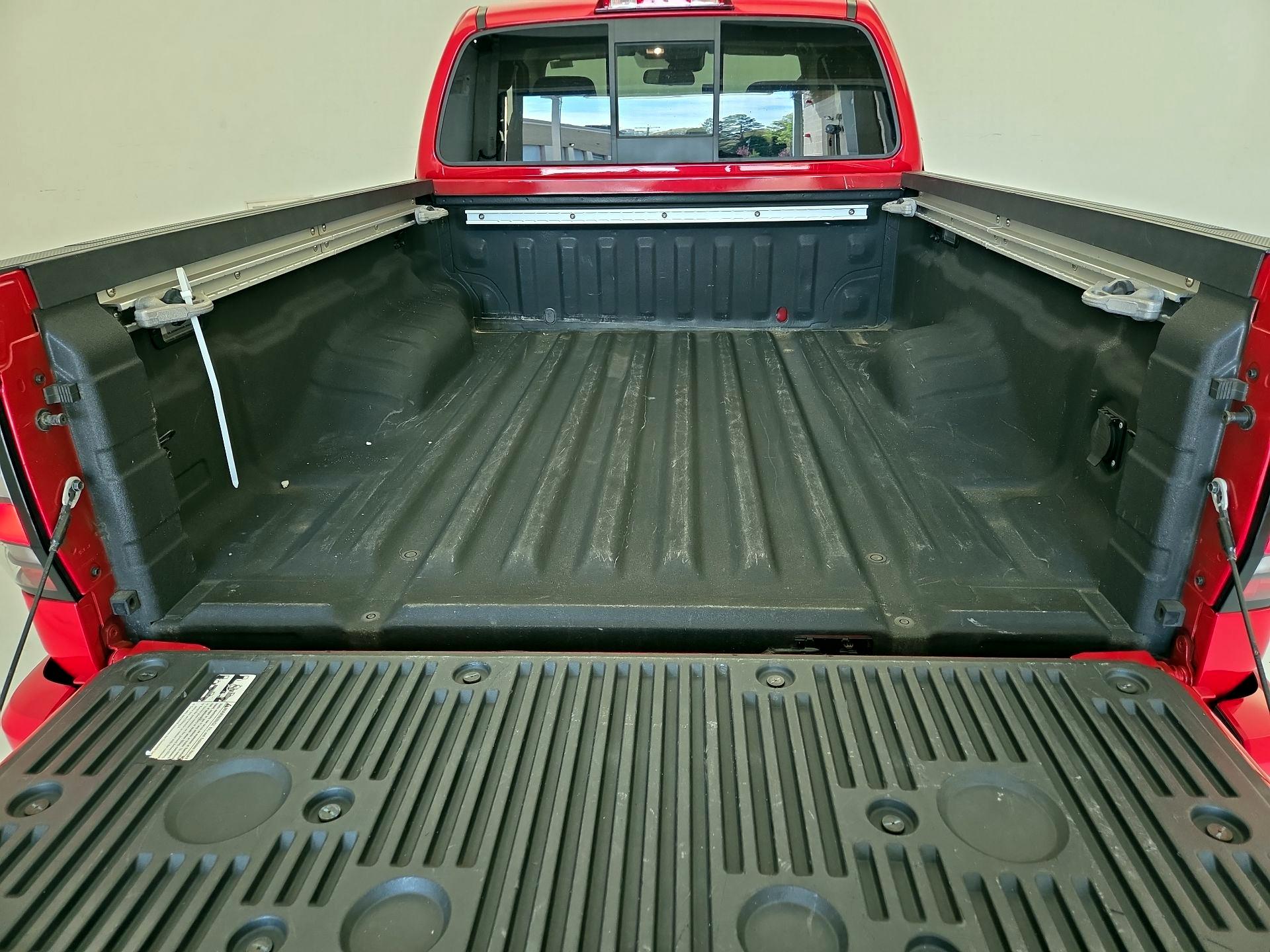 Thumbnail: 2022 Nissan Frontier - 19