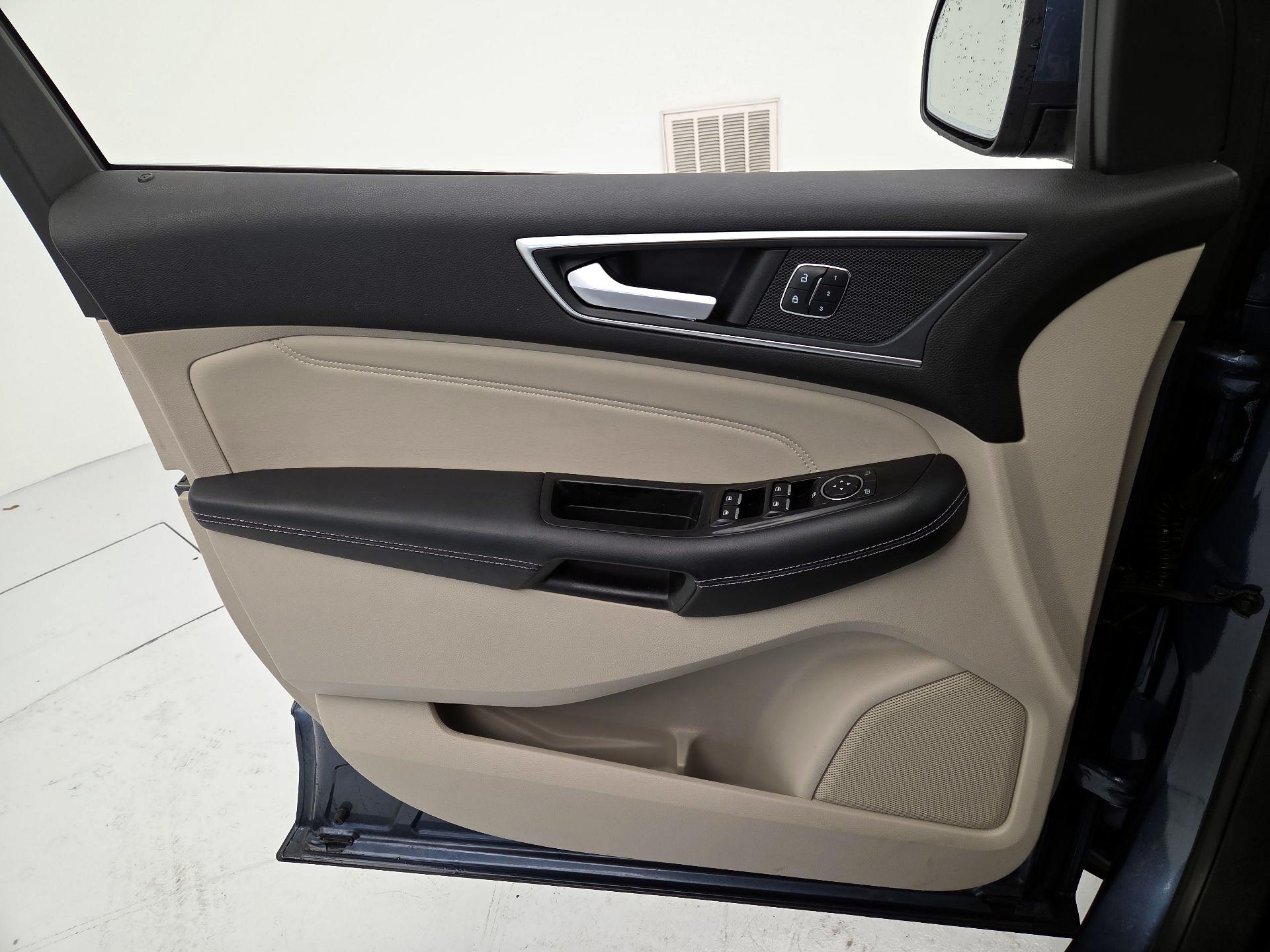 Thumbnail: 2018 Ford Edge - 12