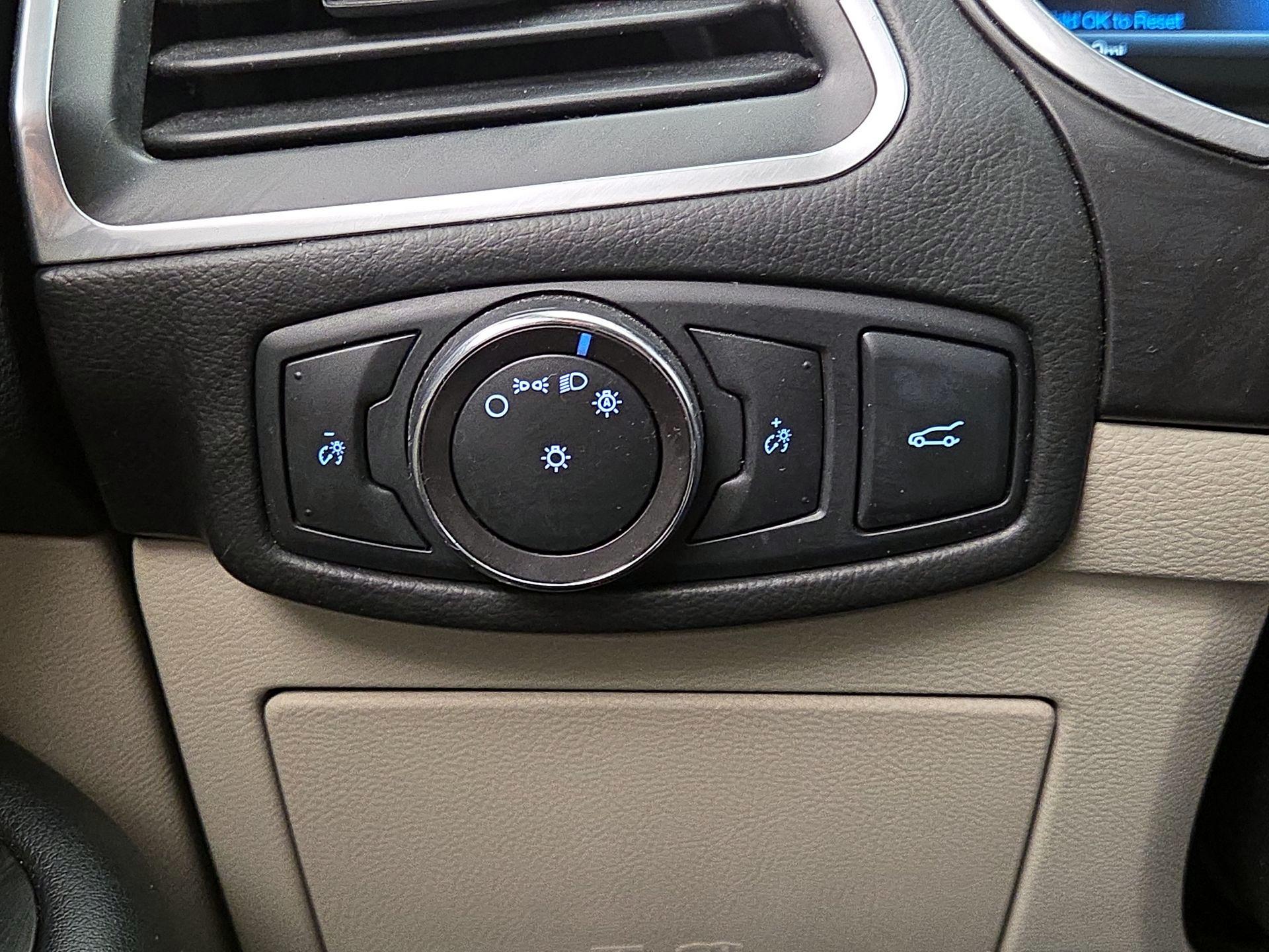 Thumbnail: 2018 Ford Edge - 13