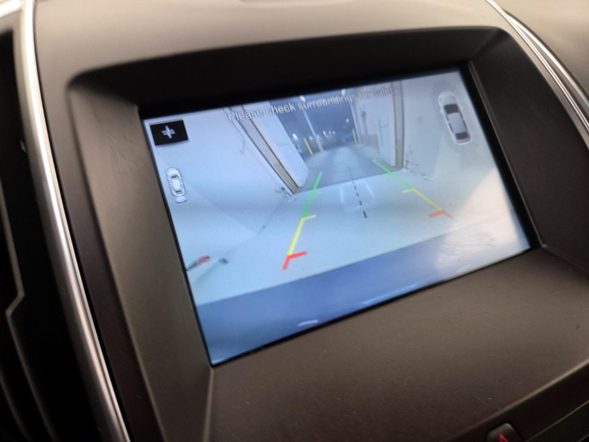 Thumbnail: 2018 Ford Edge - 15