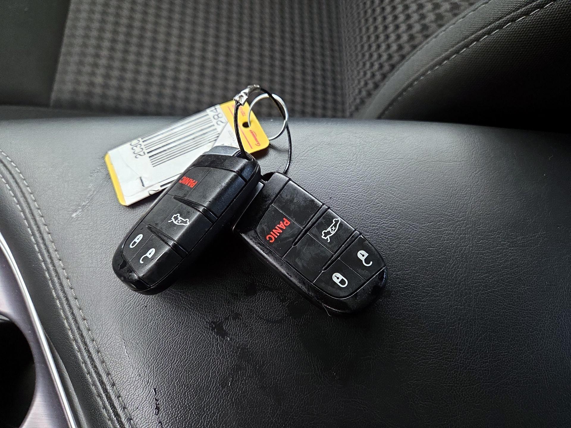 Thumbnail: 2015 Dodge Challenger - 20