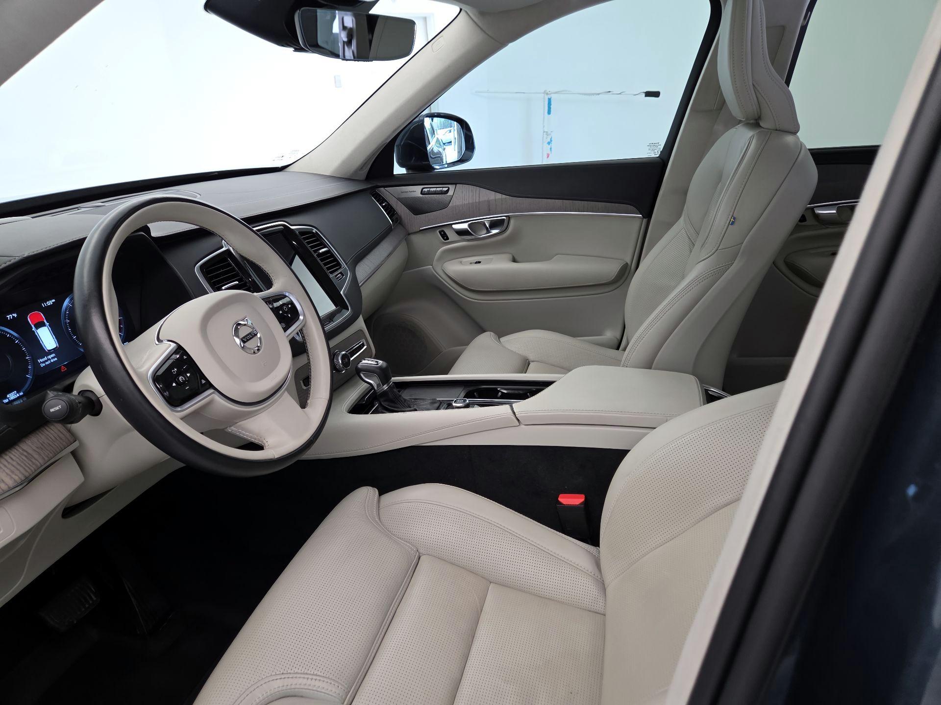 Thumbnail: 2022 Volvo XC90 - 11