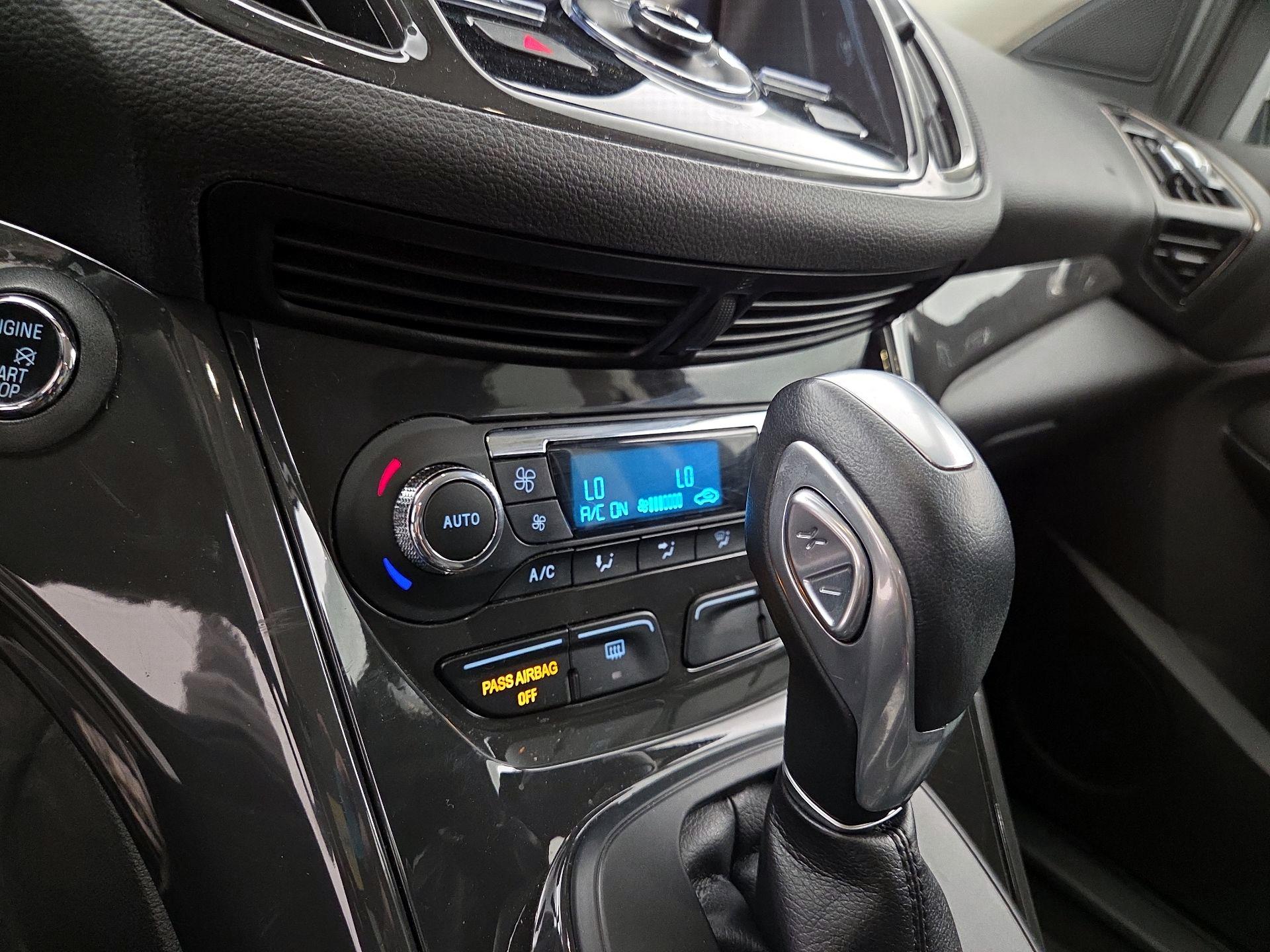 Thumbnail: 2015 Ford Escape - 17