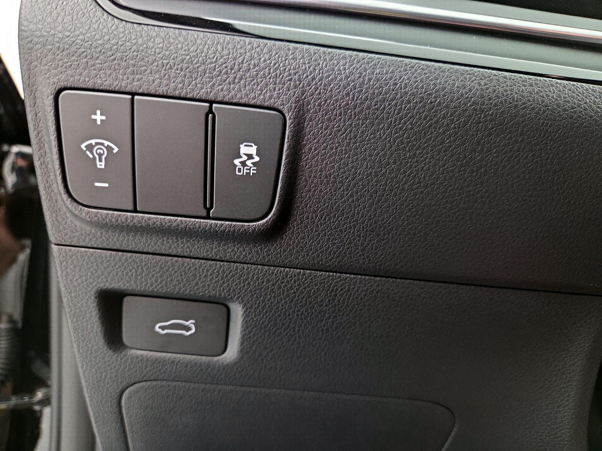 Thumbnail: 2025 Kia K5 - 13