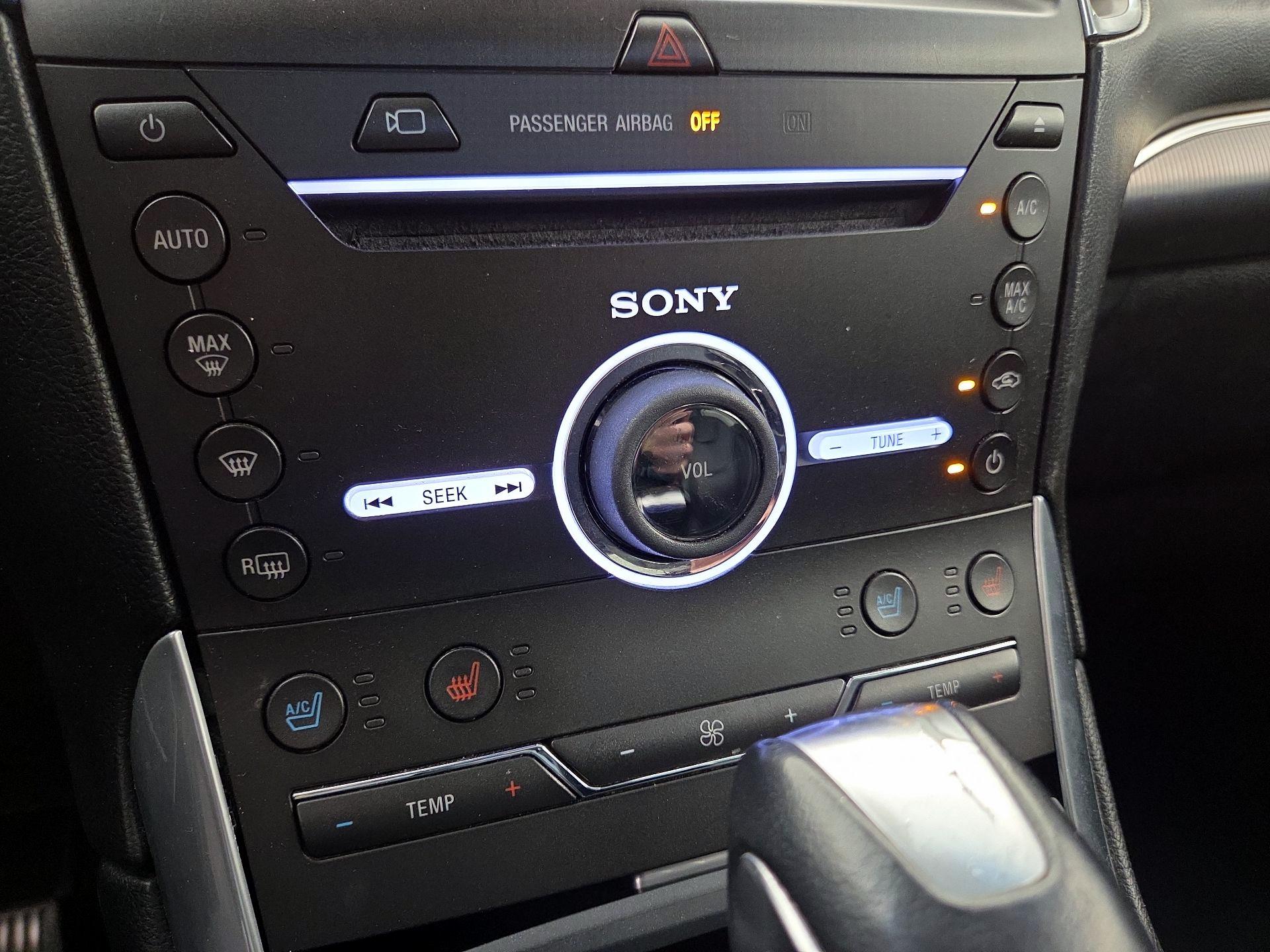 Thumbnail: 2015 Ford Edge - 16