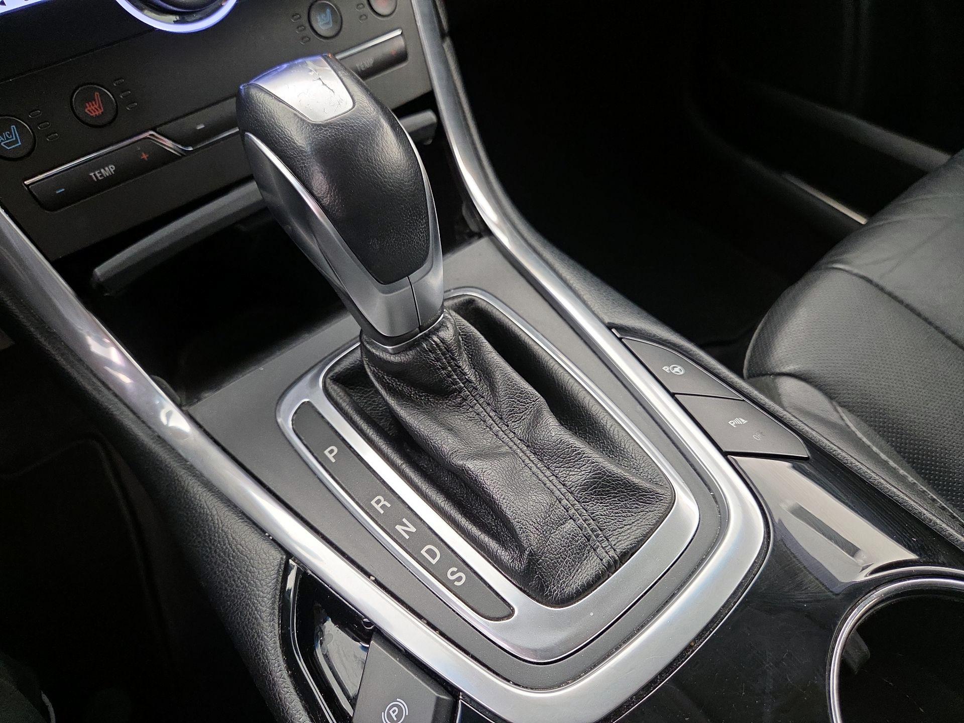 Thumbnail: 2015 Ford Edge - 17