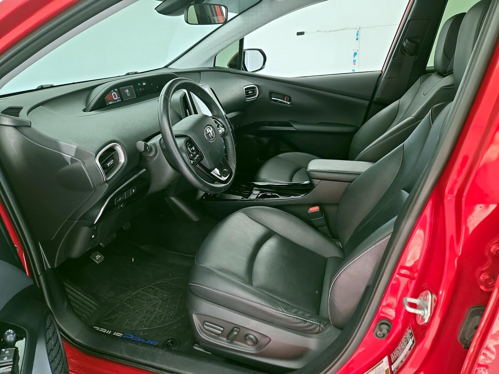 Thumbnail: 2020 Toyota Prius Prime - 11