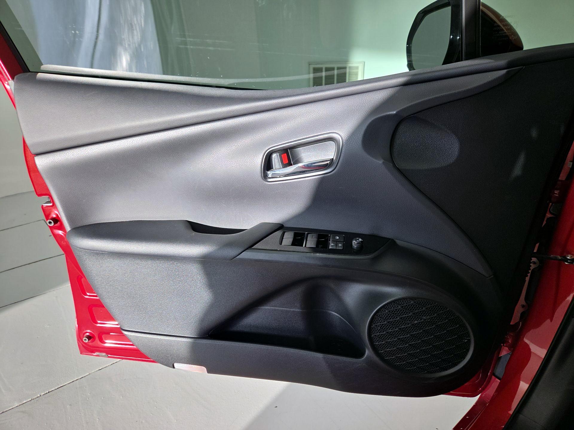 Thumbnail: 2020 Toyota Prius Prime - 12