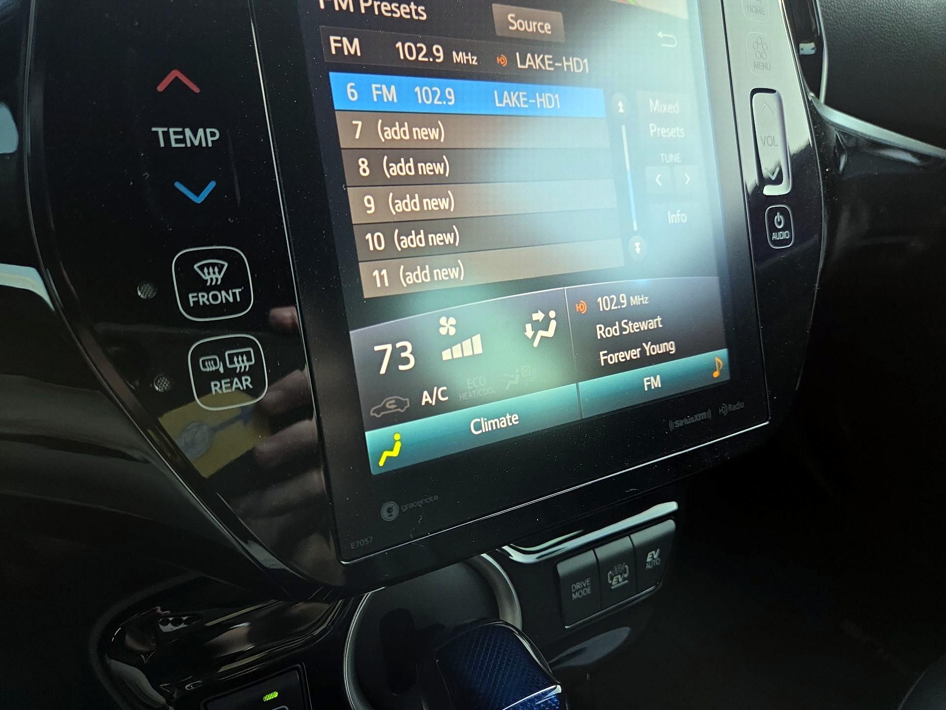 Thumbnail: 2020 Toyota Prius Prime - 17