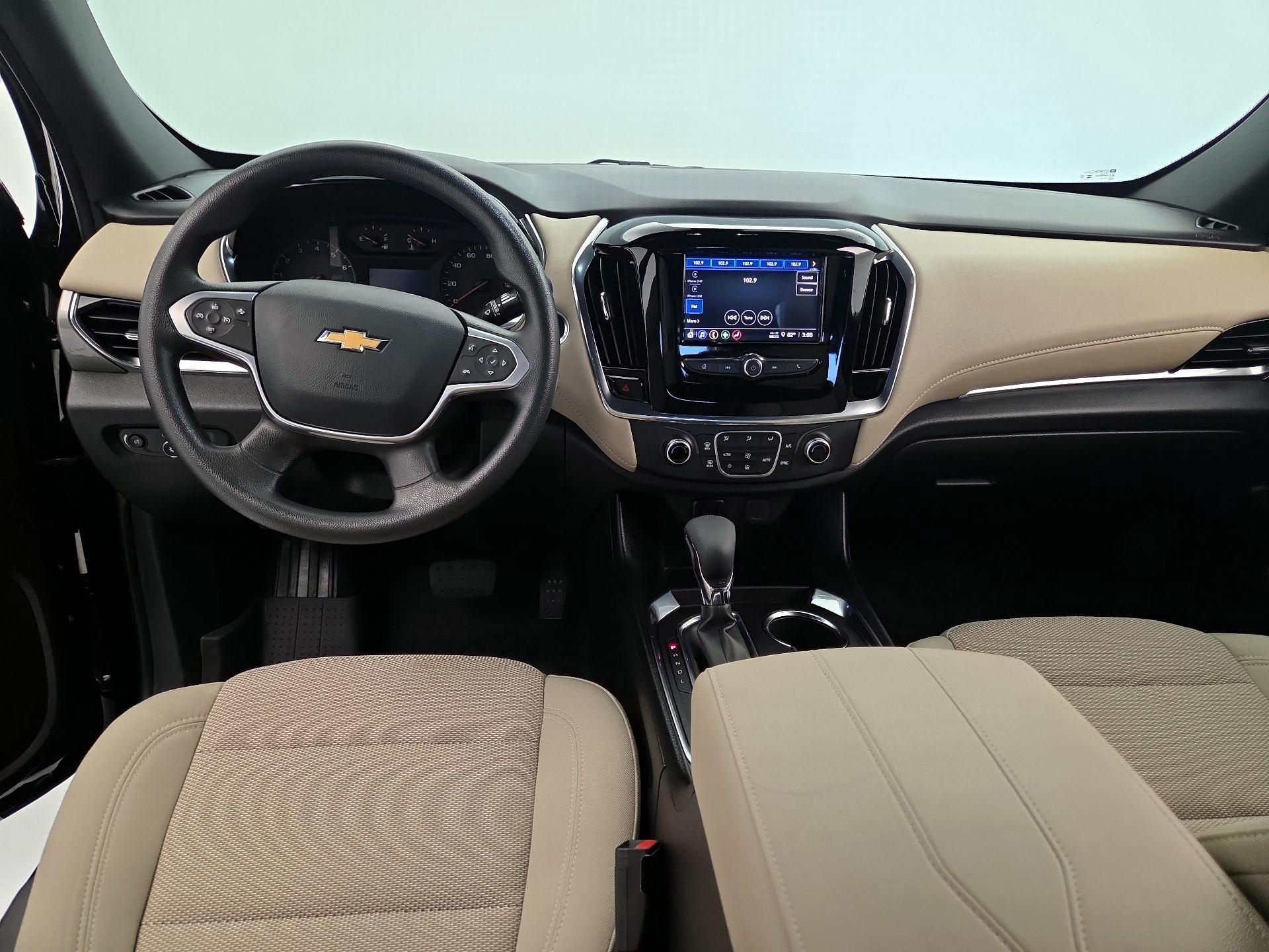 Thumbnail: 2023 Chevrolet Traverse - 9