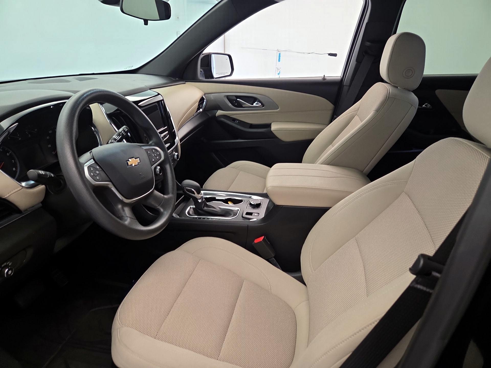 Thumbnail: 2023 Chevrolet Traverse - 11