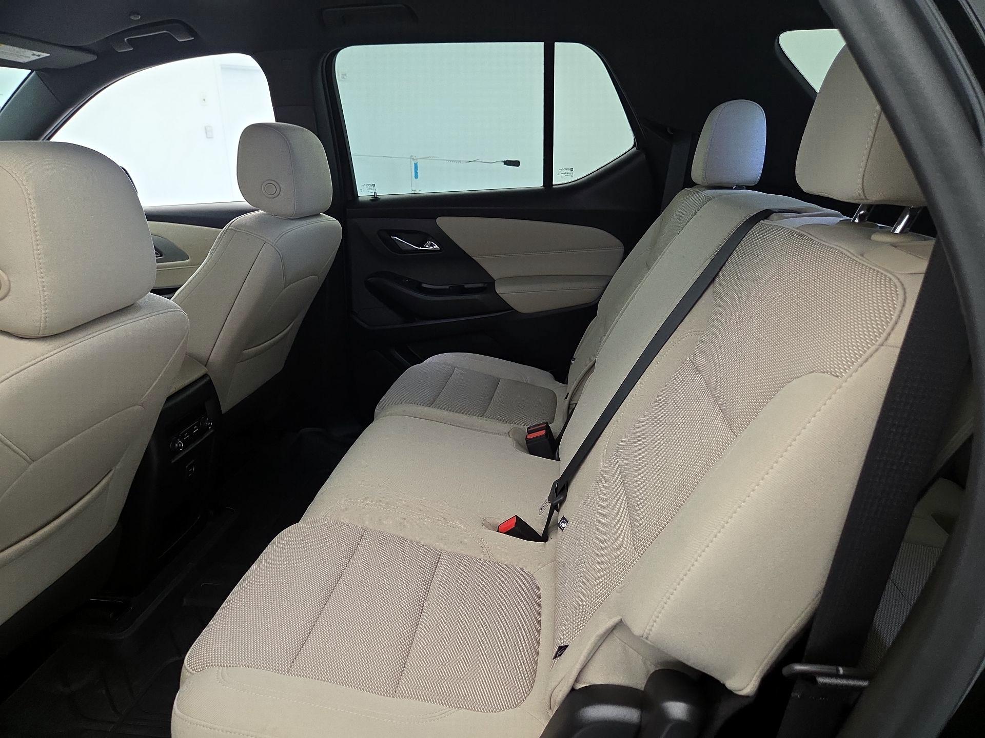 Thumbnail: 2023 Chevrolet Traverse - 18