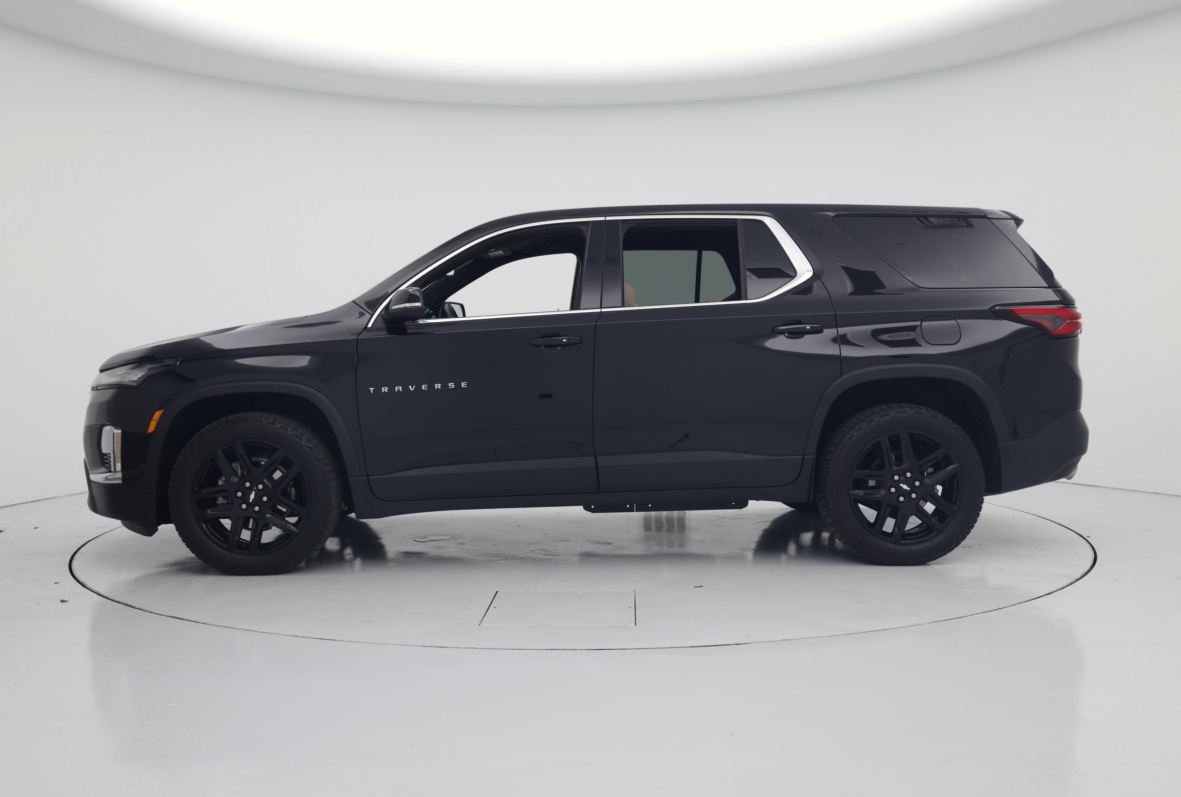 Thumbnail: 2023 Chevrolet Traverse - 3