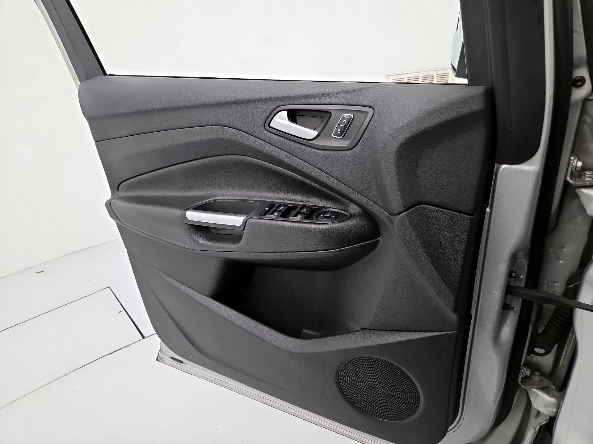 Thumbnail: 2016 Ford Escape - 12