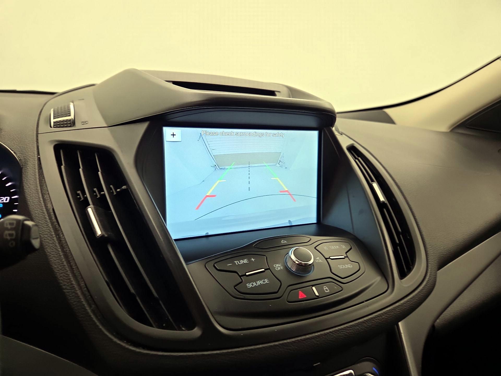 Thumbnail: 2016 Ford Escape - 14