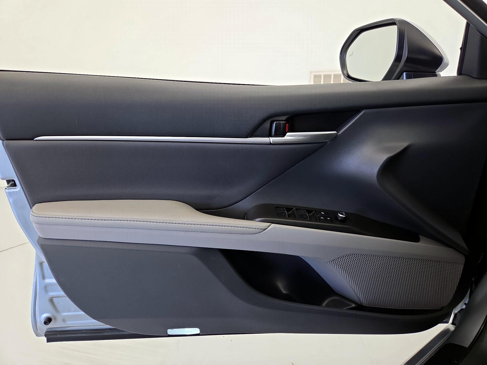 Thumbnail: 2023 Toyota Camry - 12