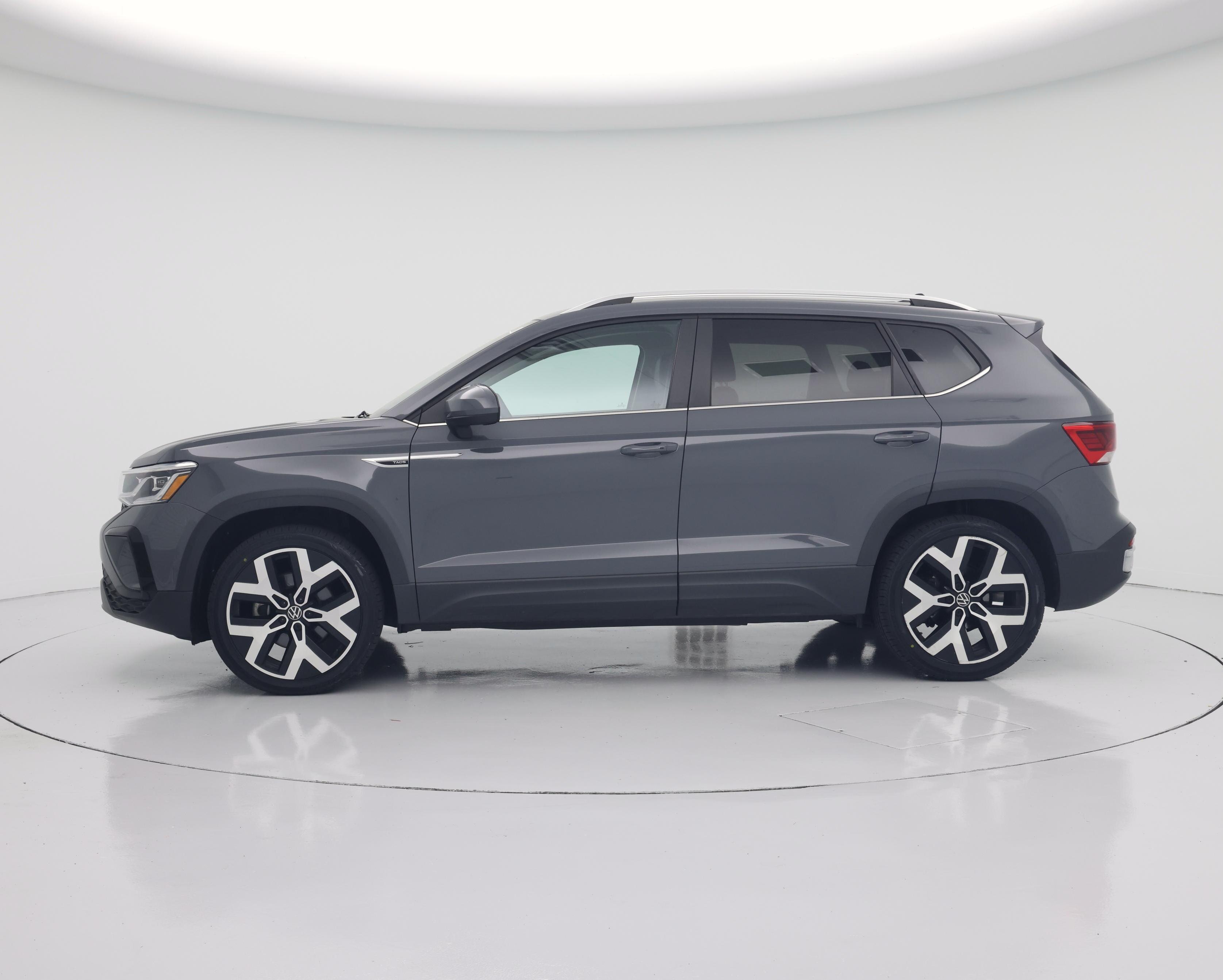 Thumbnail: 2022 Volkswagen Taos - 3