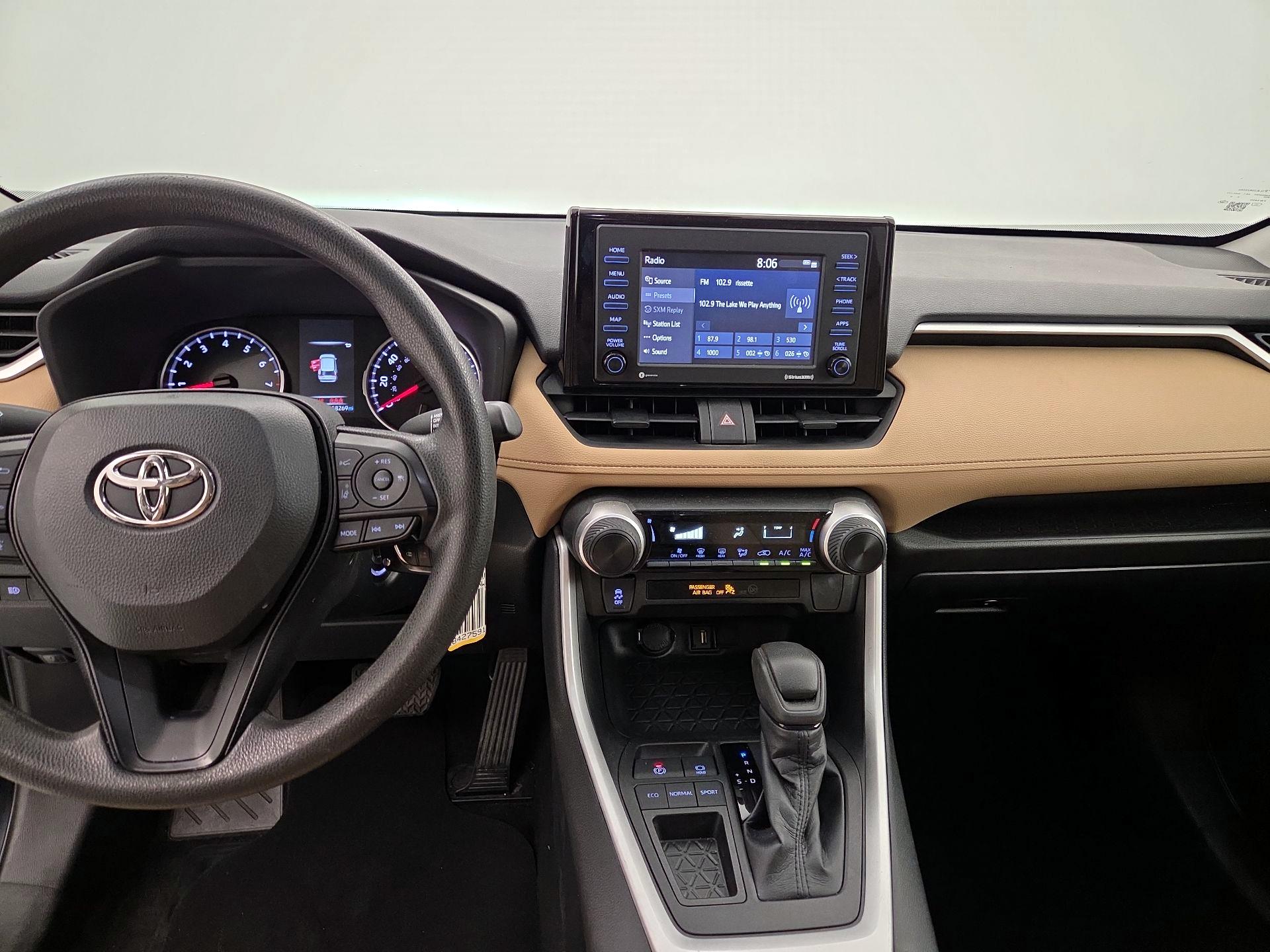 Thumbnail: 2022 Toyota RAV4 - 9