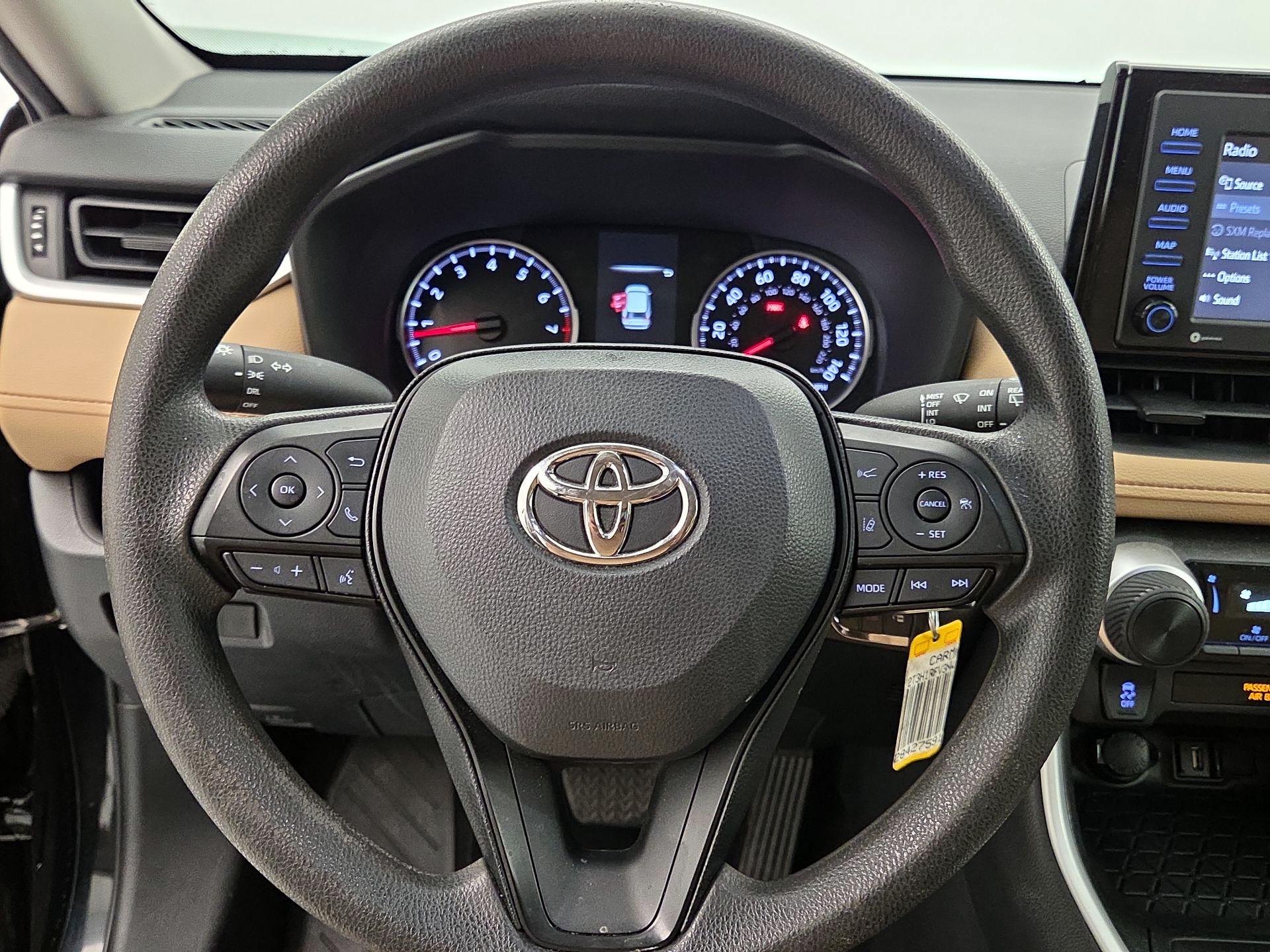 Thumbnail: 2022 Toyota RAV4 - 10