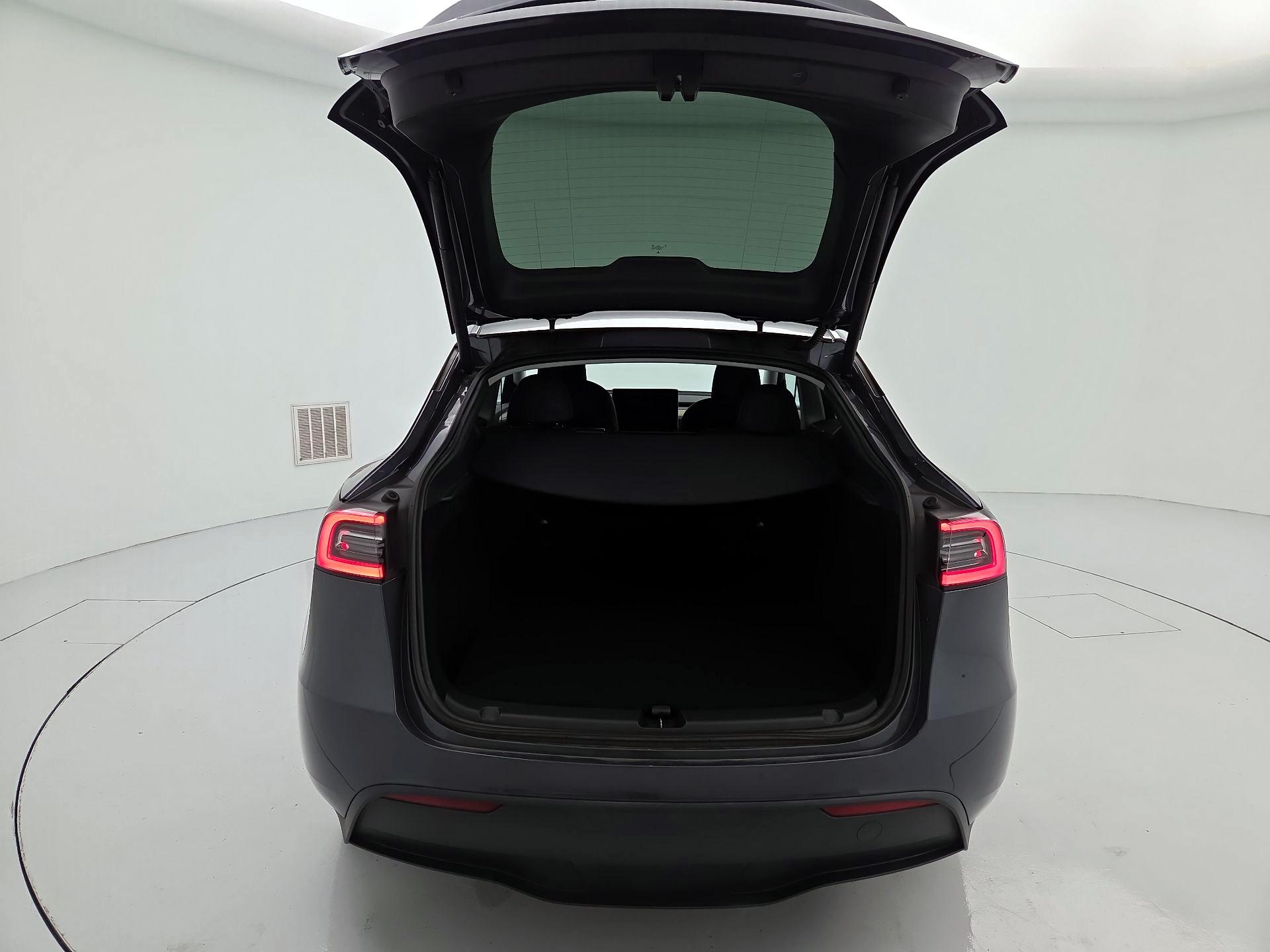 Thumbnail: 2023 Tesla Model Y - 19