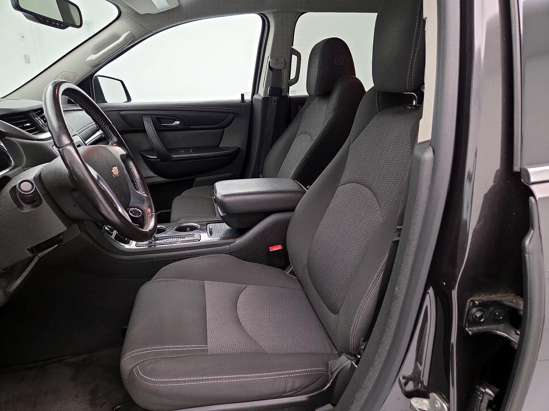 Thumbnail: 2017 Chevrolet Traverse - 11