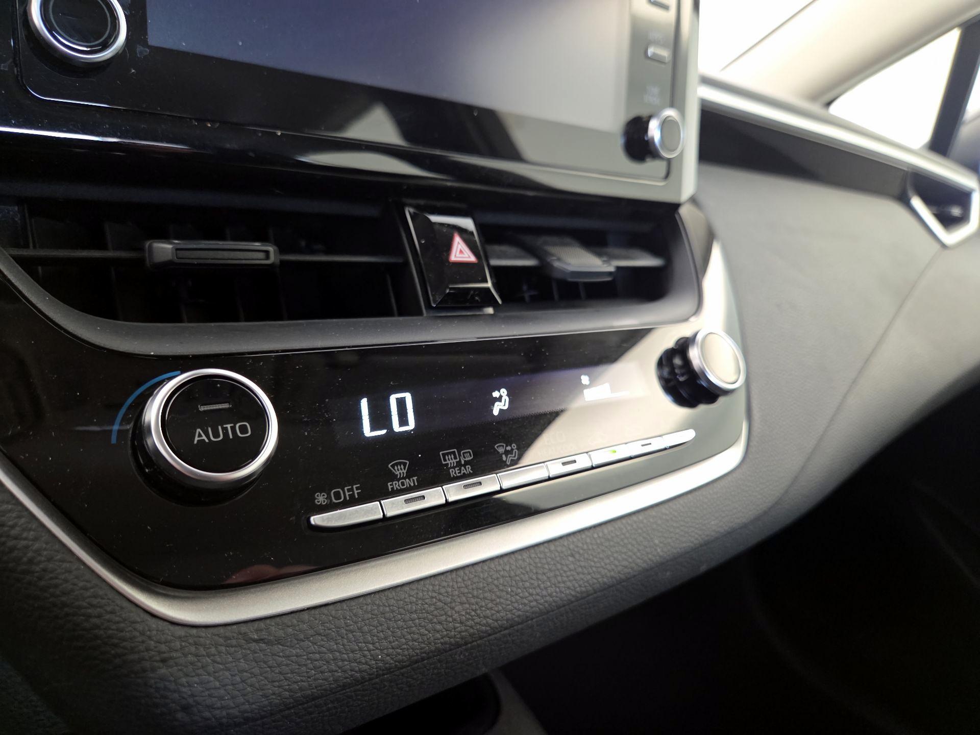 Thumbnail: 2020 Toyota Corolla - 16