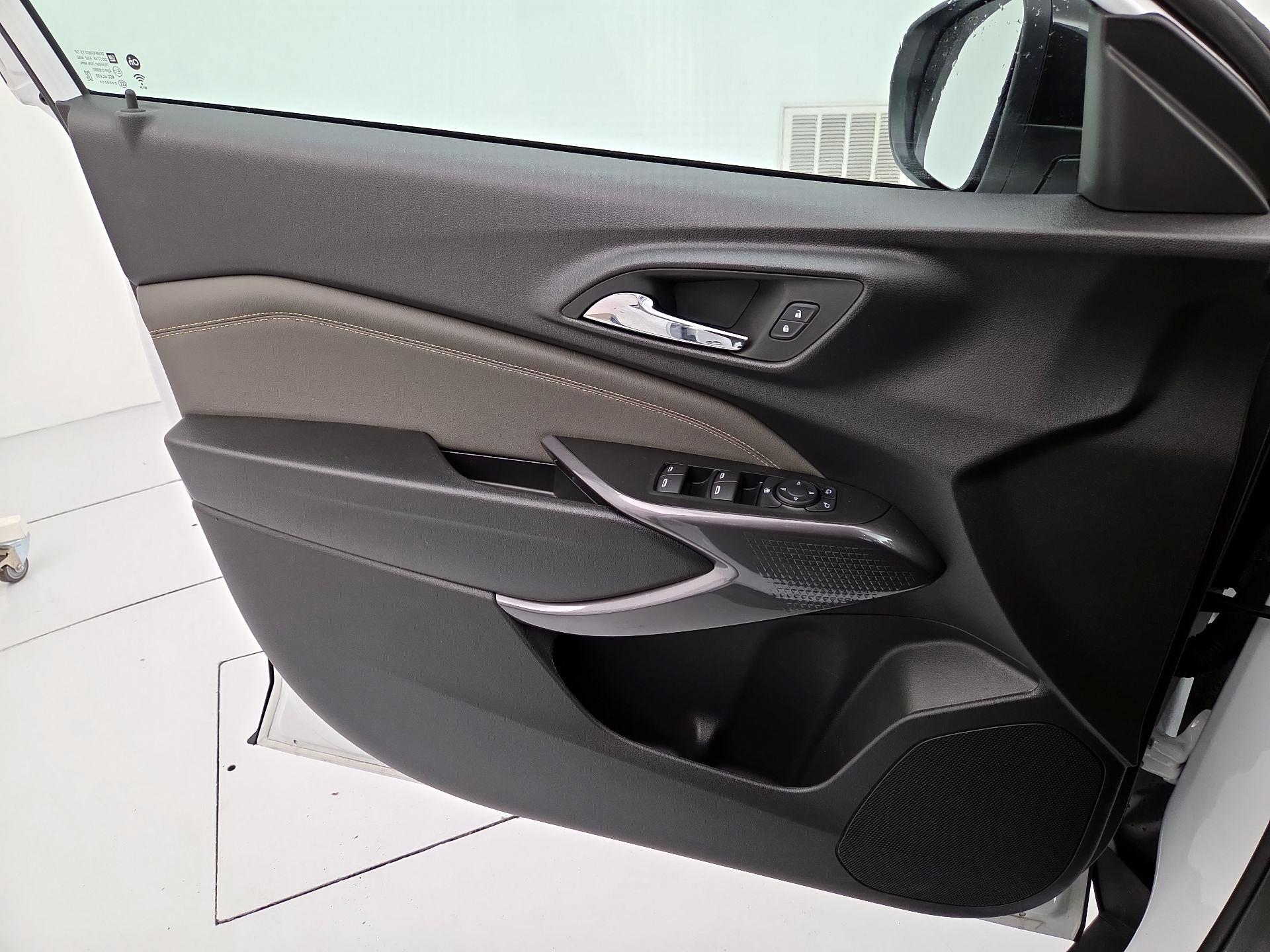 Thumbnail: 2025 Chevrolet Trax - 12