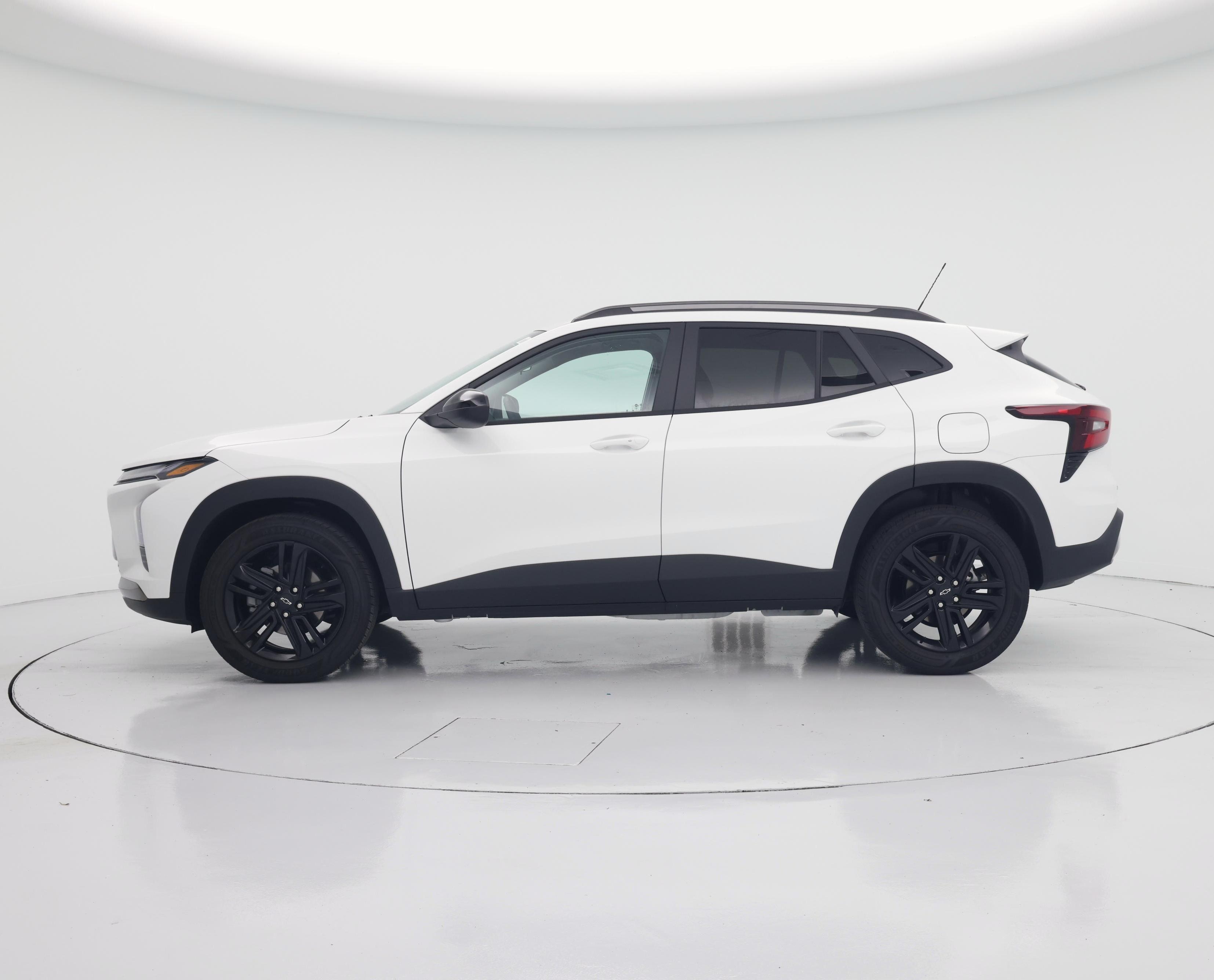 Thumbnail: 2025 Chevrolet Trax - 3