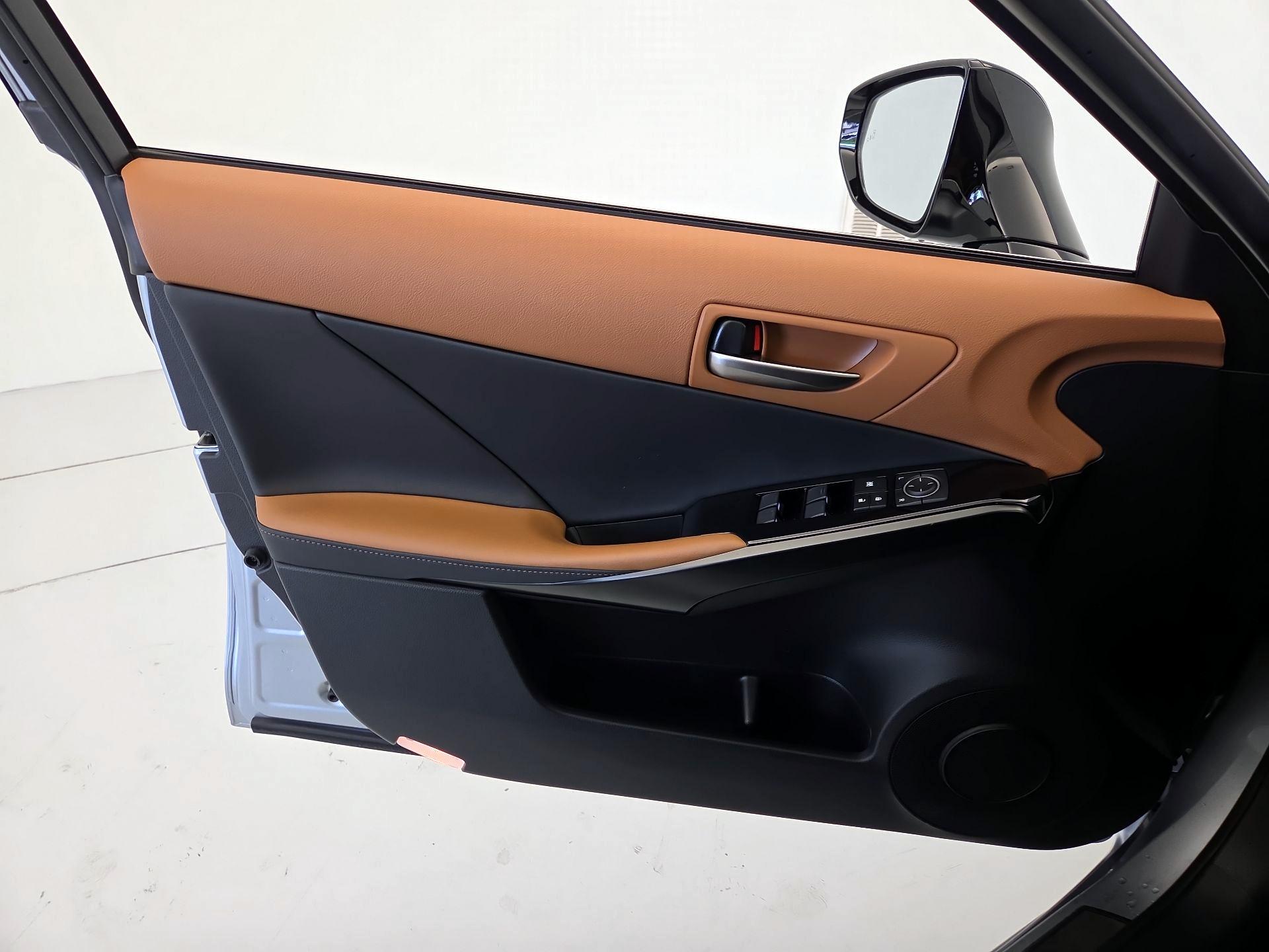 Thumbnail: 2024 Lexus IS - 12