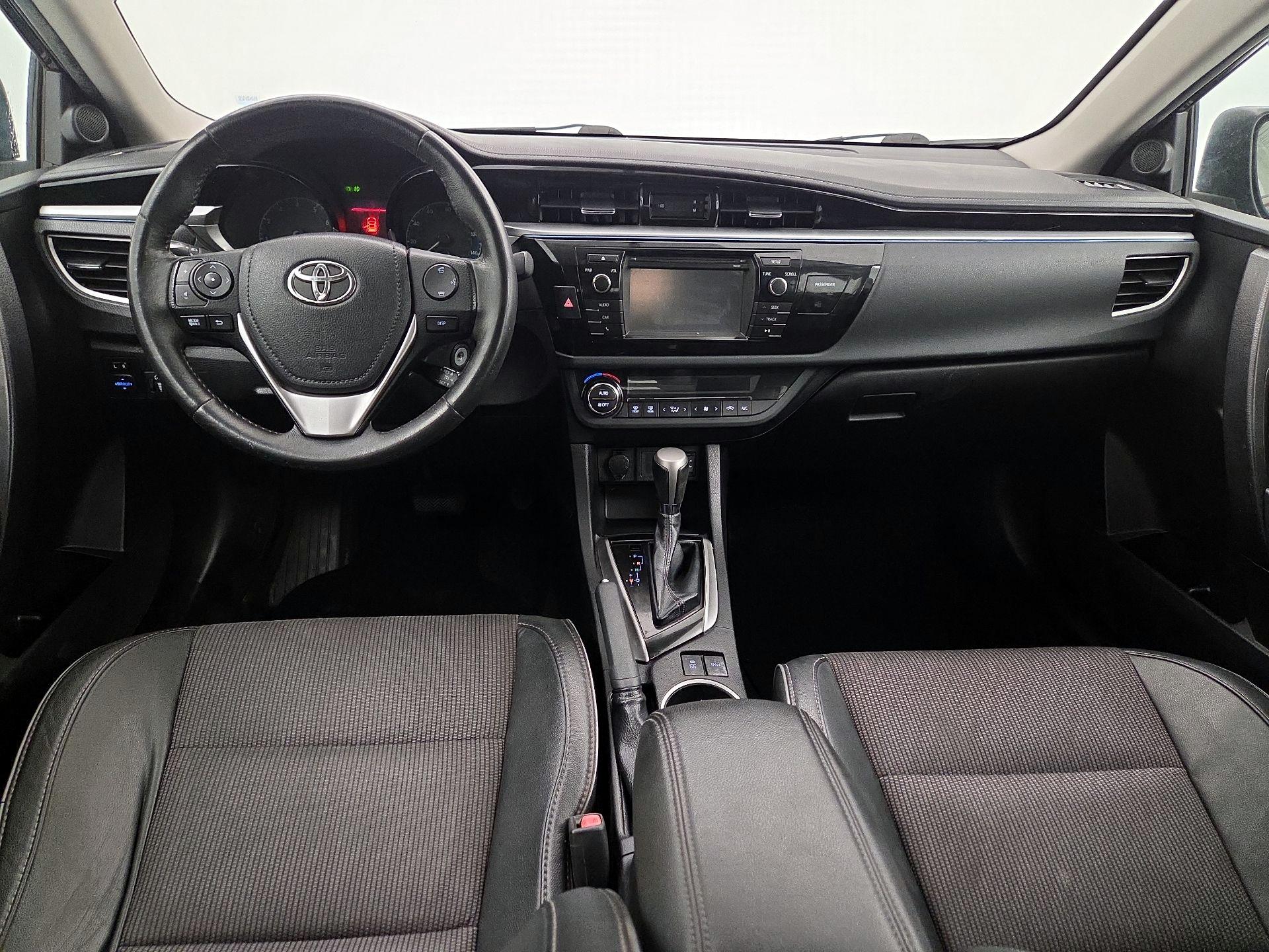 Thumbnail: 2015 Toyota Corolla - 9