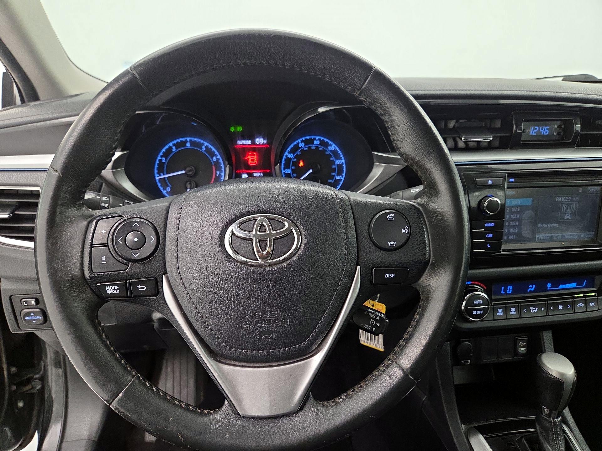 Thumbnail: 2015 Toyota Corolla - 10