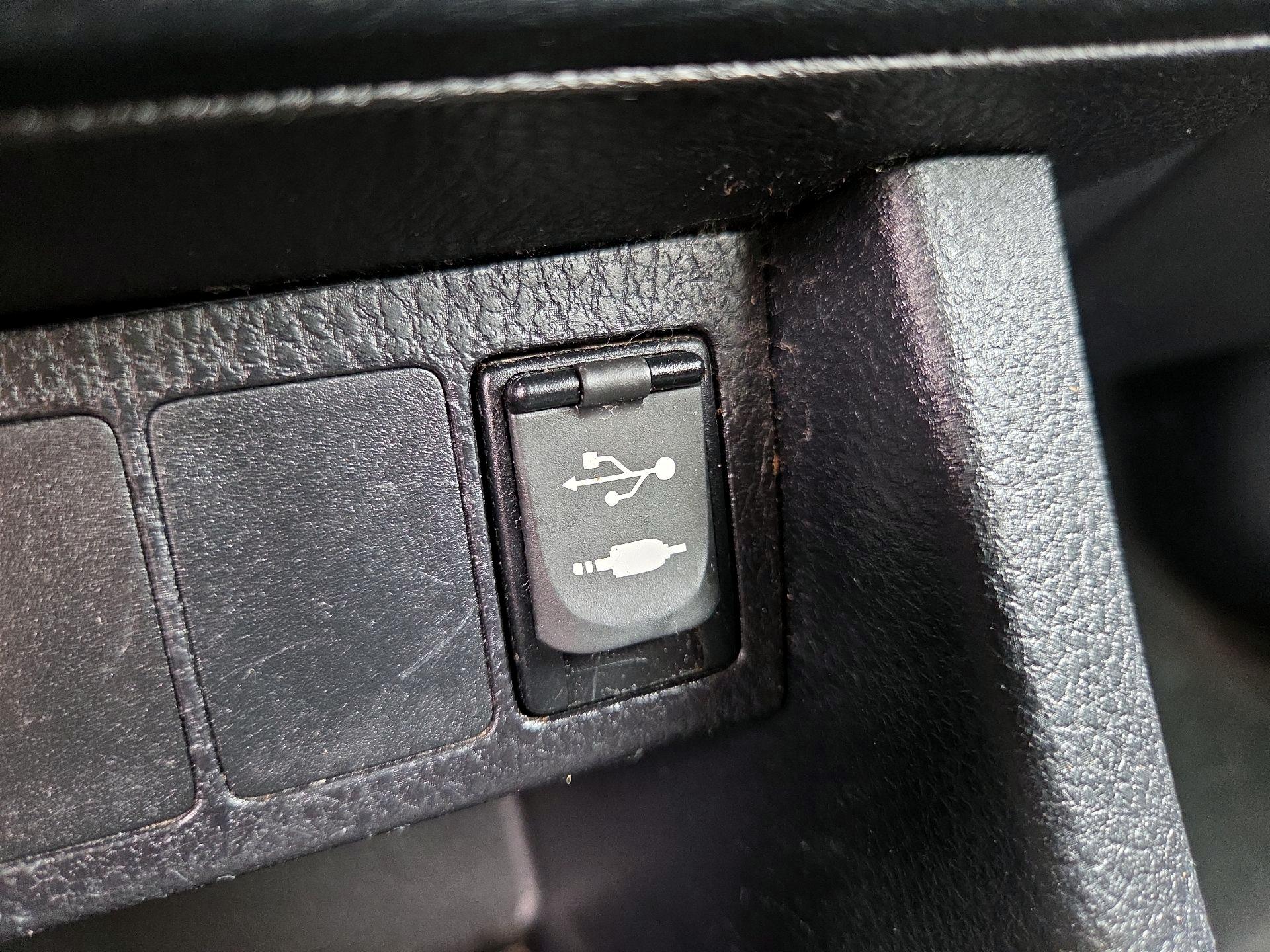 Thumbnail: 2015 Toyota Corolla - 18